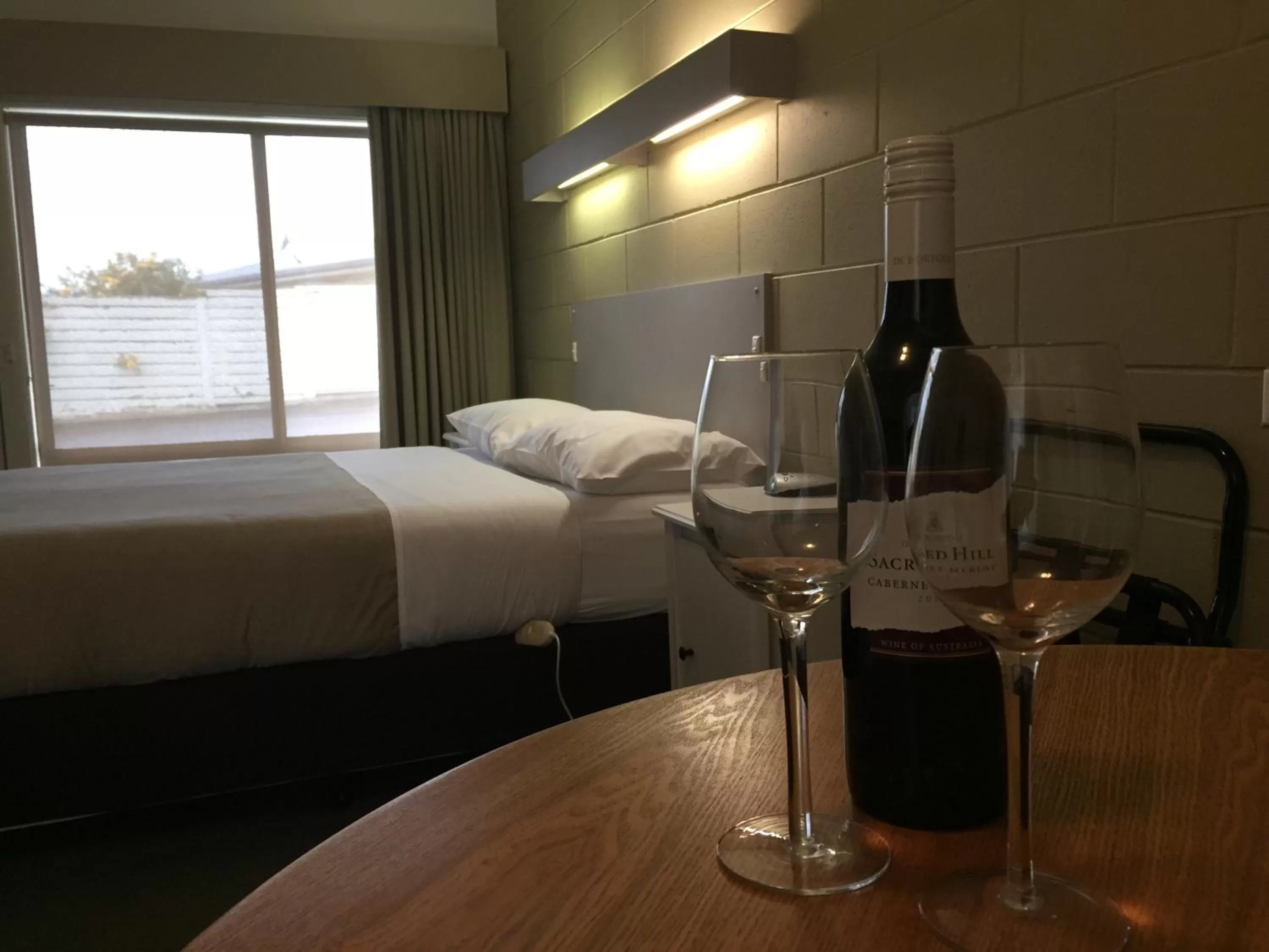 Bedroom, Bed in Motel Marengo