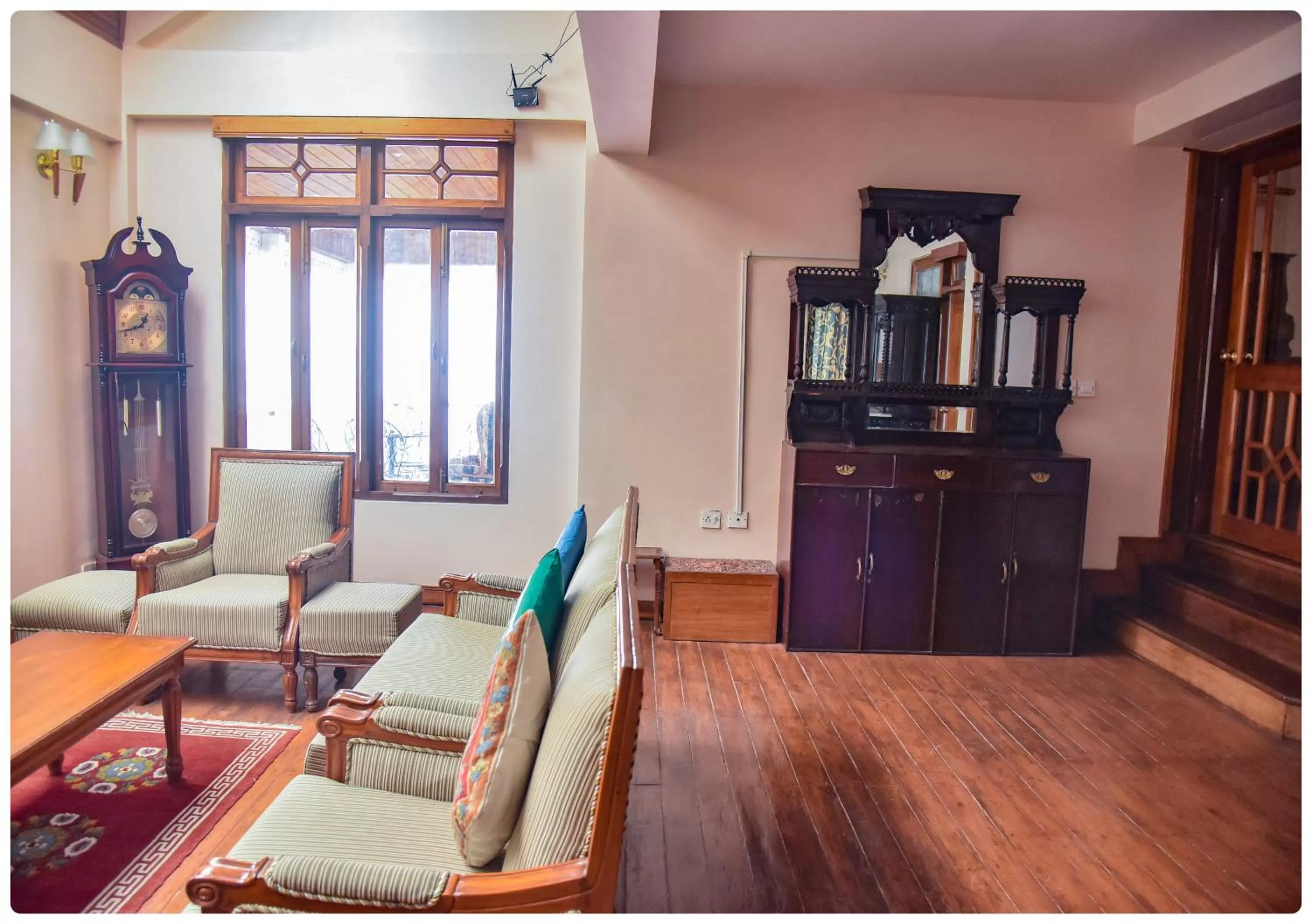 Living room, Seating Area in Cedar Inn
