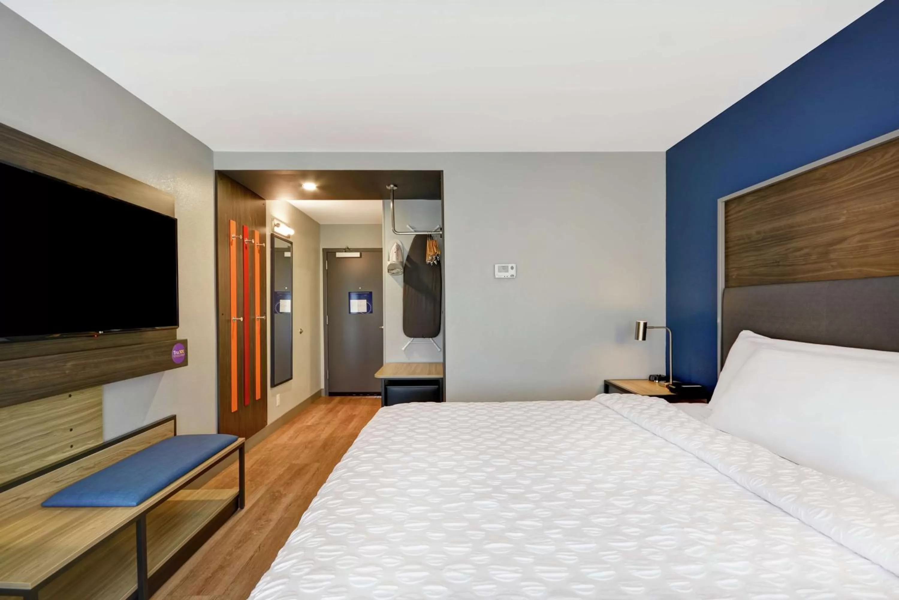 Bedroom, Bed in Tru By Hilton Beavercreek Dayton