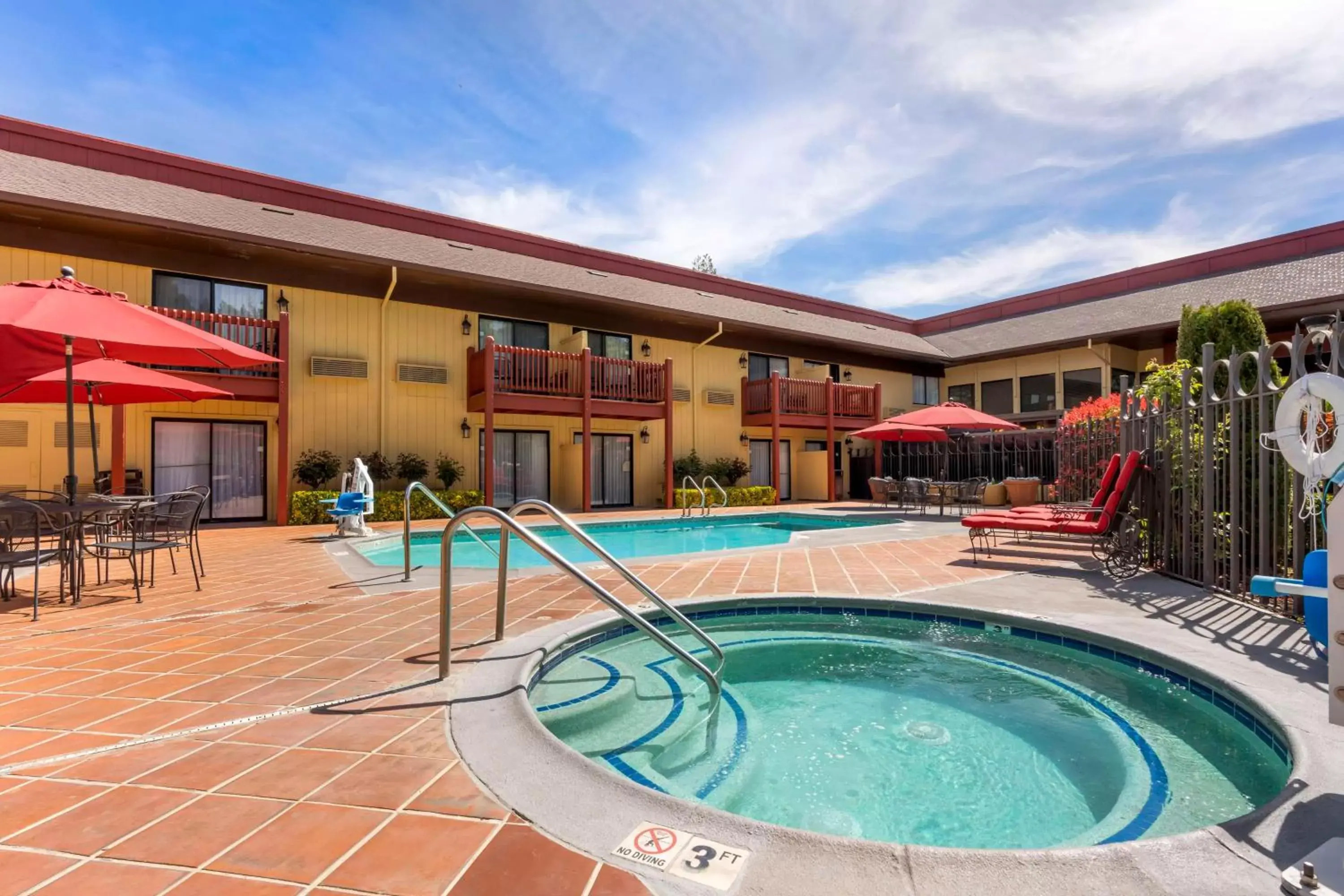 Pool view in Best Western Plus Placerville Inn Pool view in Best Western Plus Placerville Inn