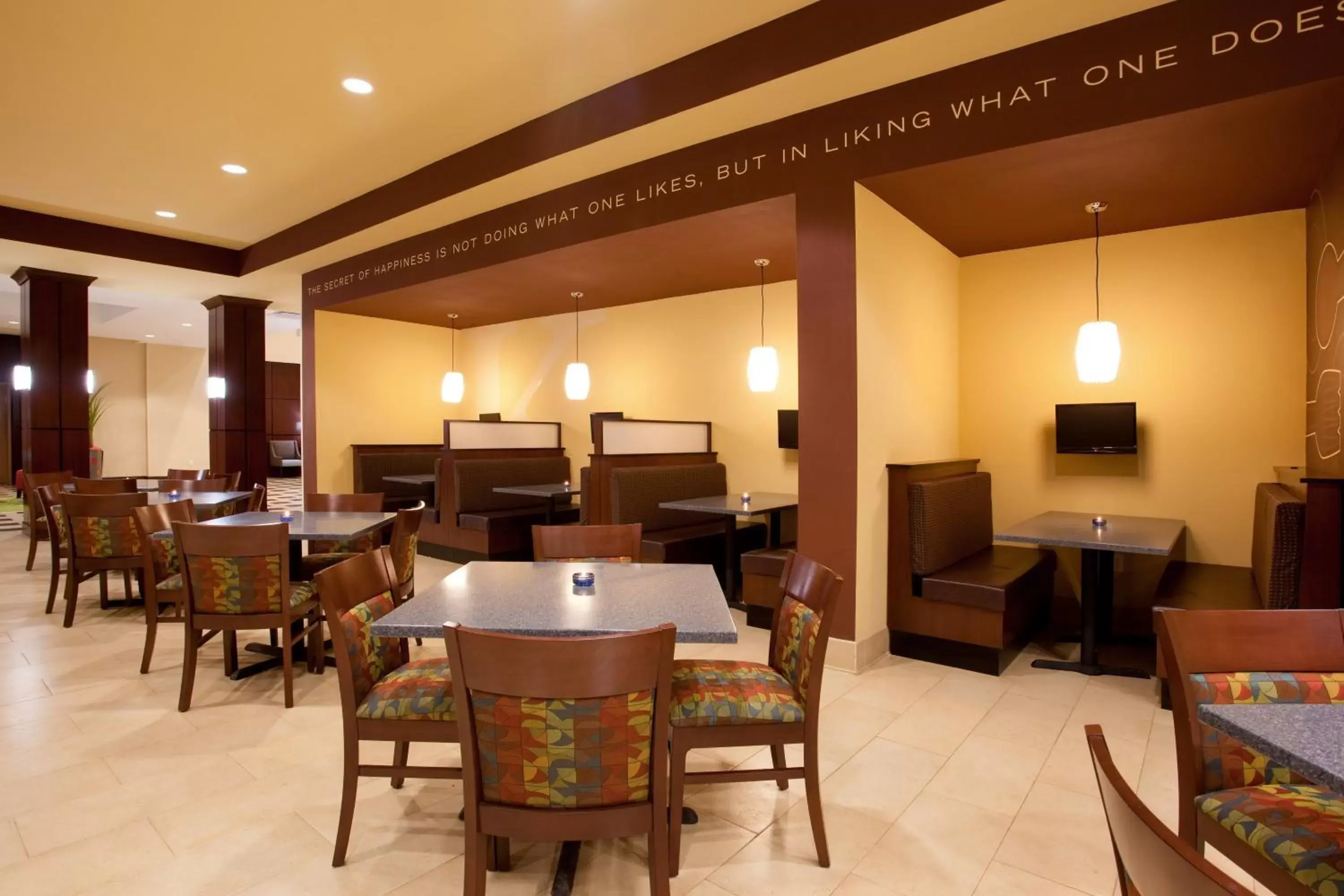 Restaurant/Places to Eat in Holiday Inn Saint Louis-Fairview Heights, an IHG Hotel