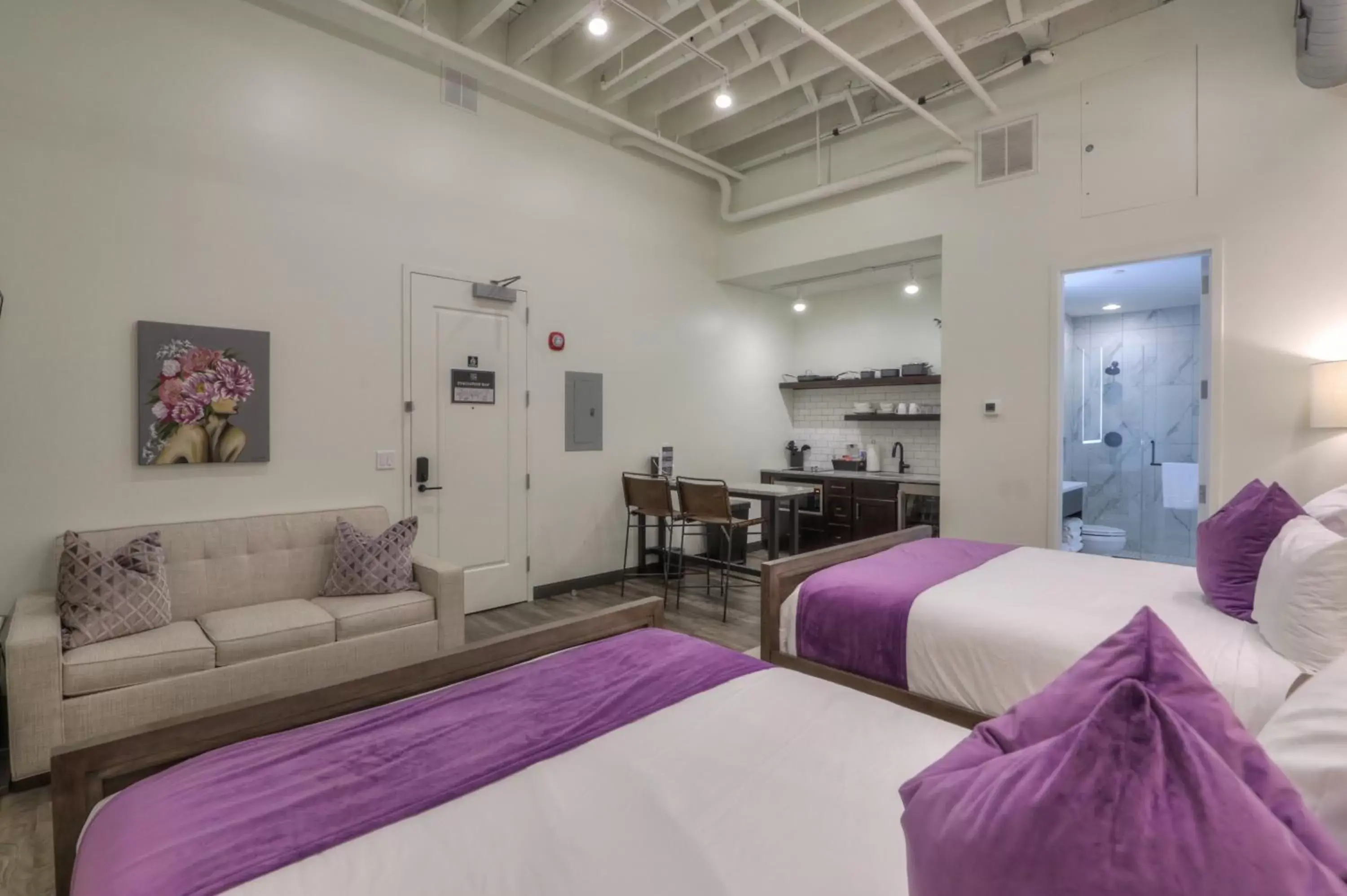 Photo of the whole room, Bed in Studio 154 Hotel Photo of the whole room, Bed in Studio 154 Hotel