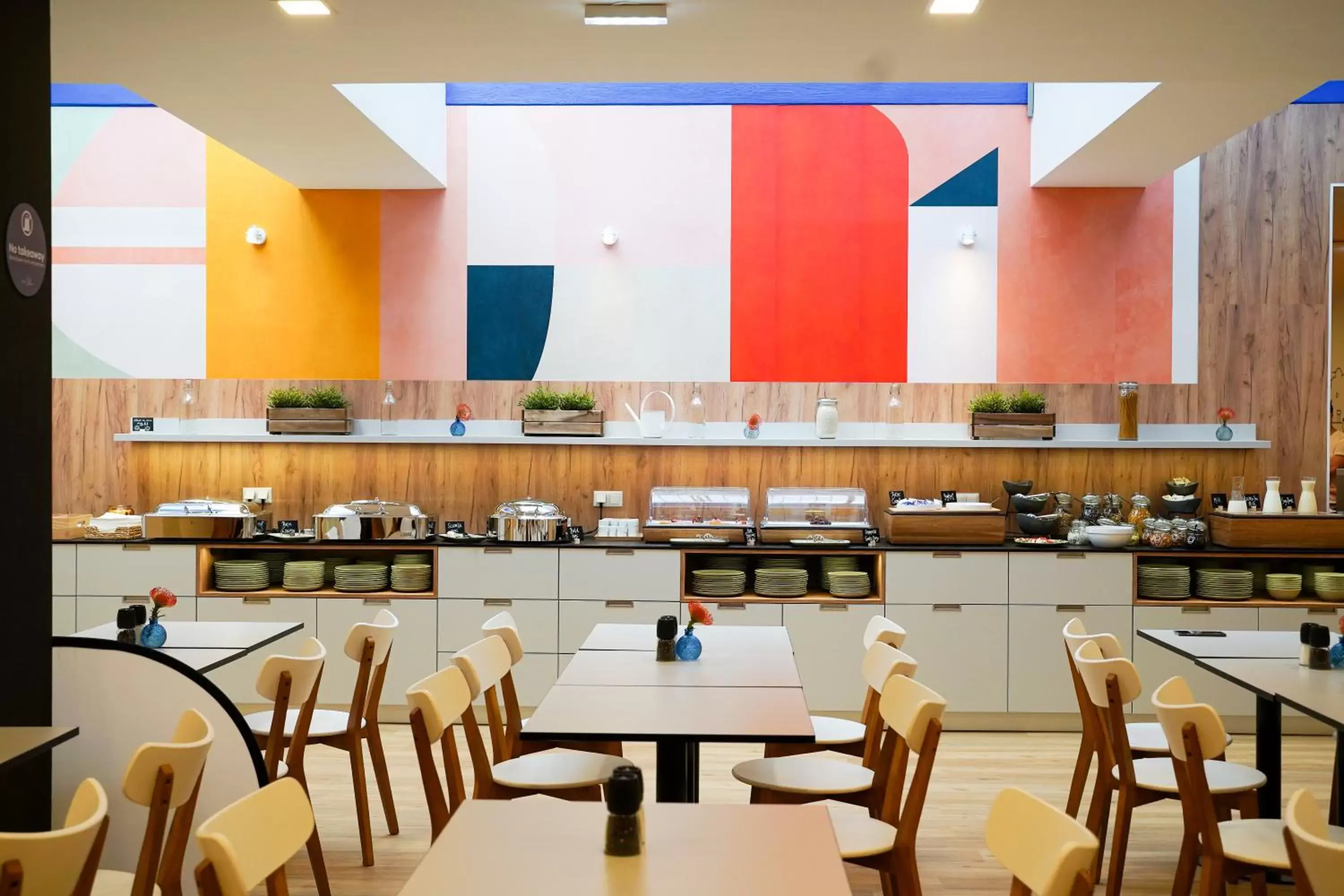 Restaurant/places to eat in Citadines South Vienna Restaurant/places to eat in Citadines South Vienna