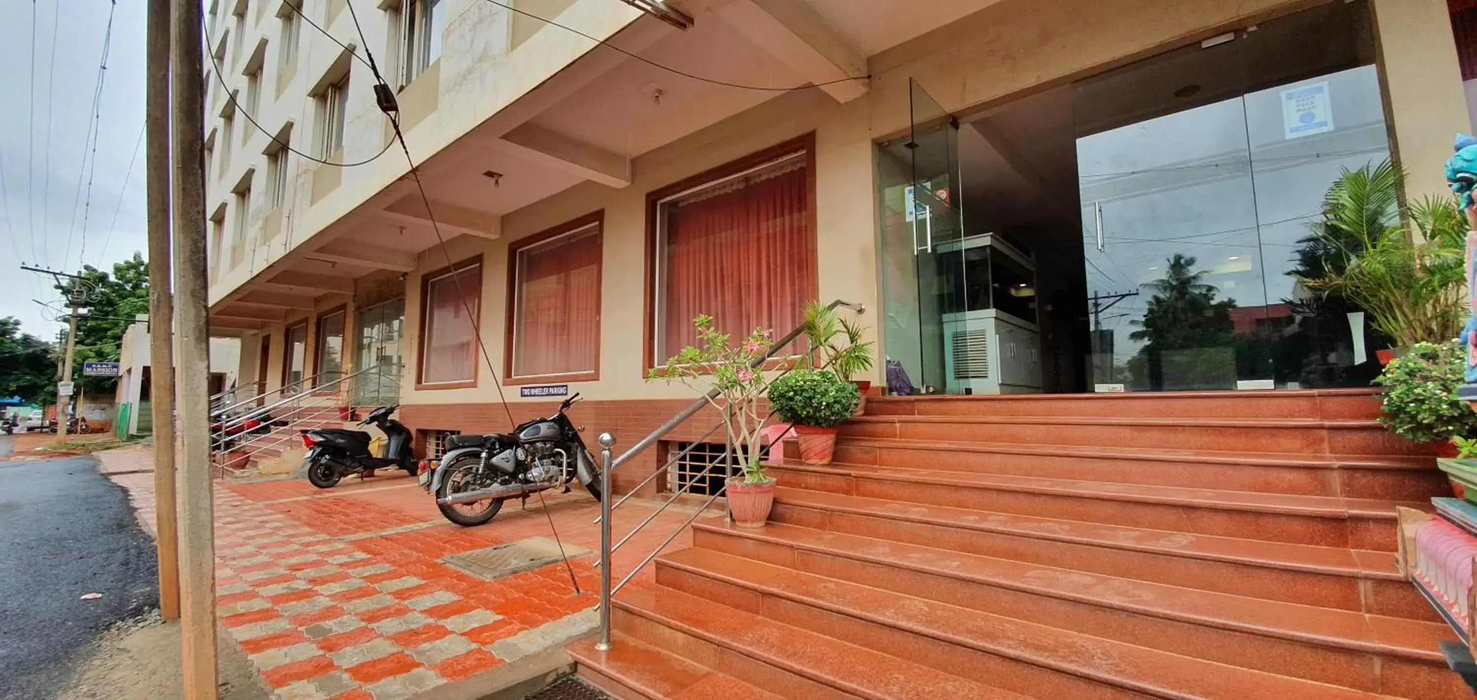 Facade/entrance in Hotel Balaji Inn Facade/entrance in Hotel Balaji Inn