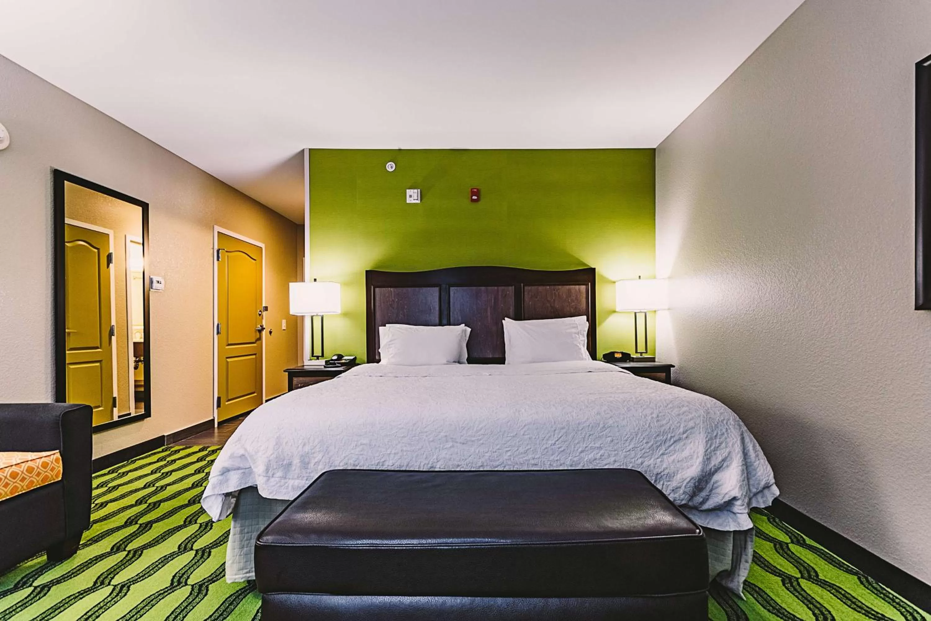 Bed in Hampton Inn Niagara Falls/ Blvd