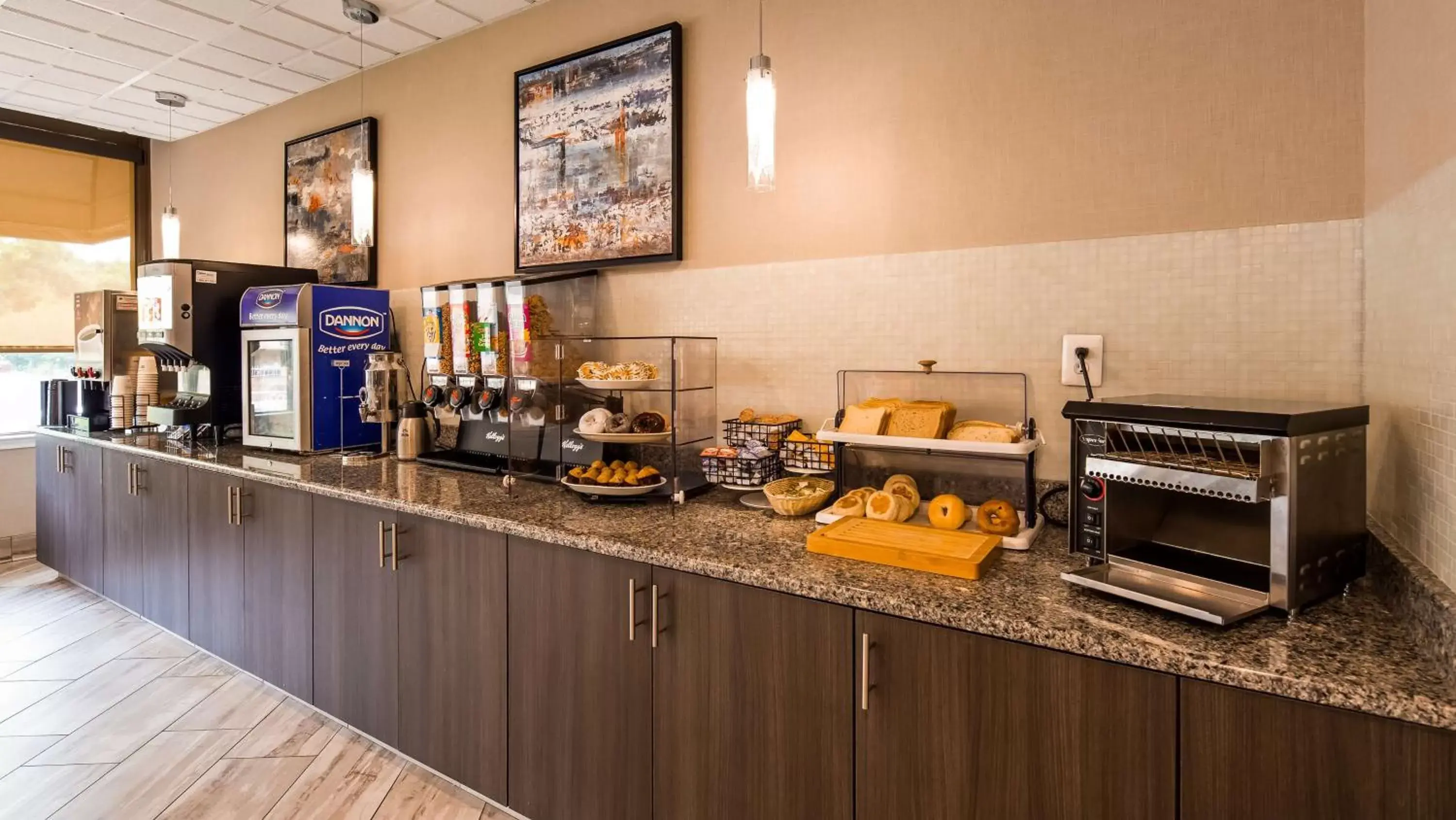 Restaurant/places to eat in Best Western Fairfax City