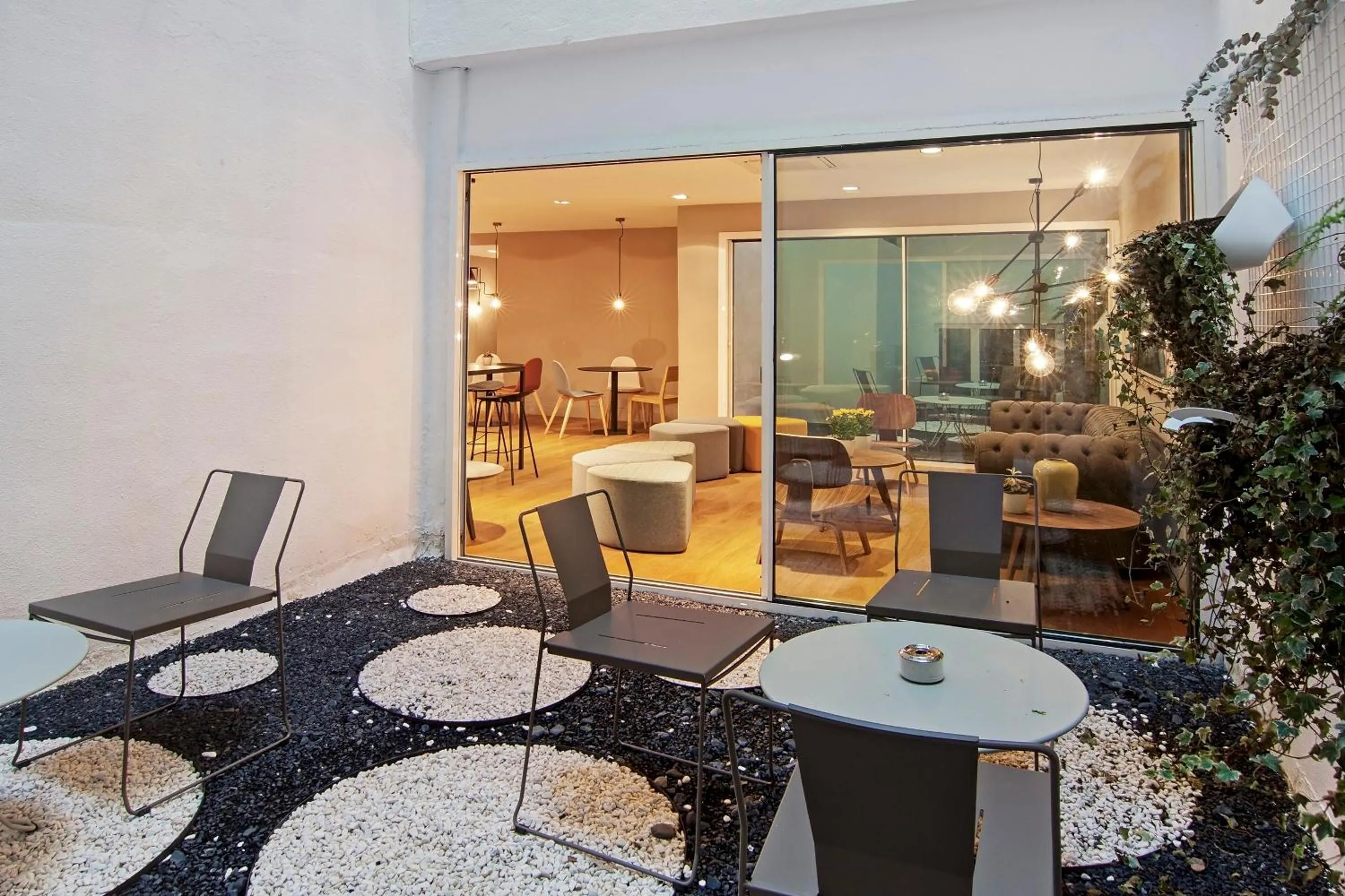 Patio in One Shot Colón