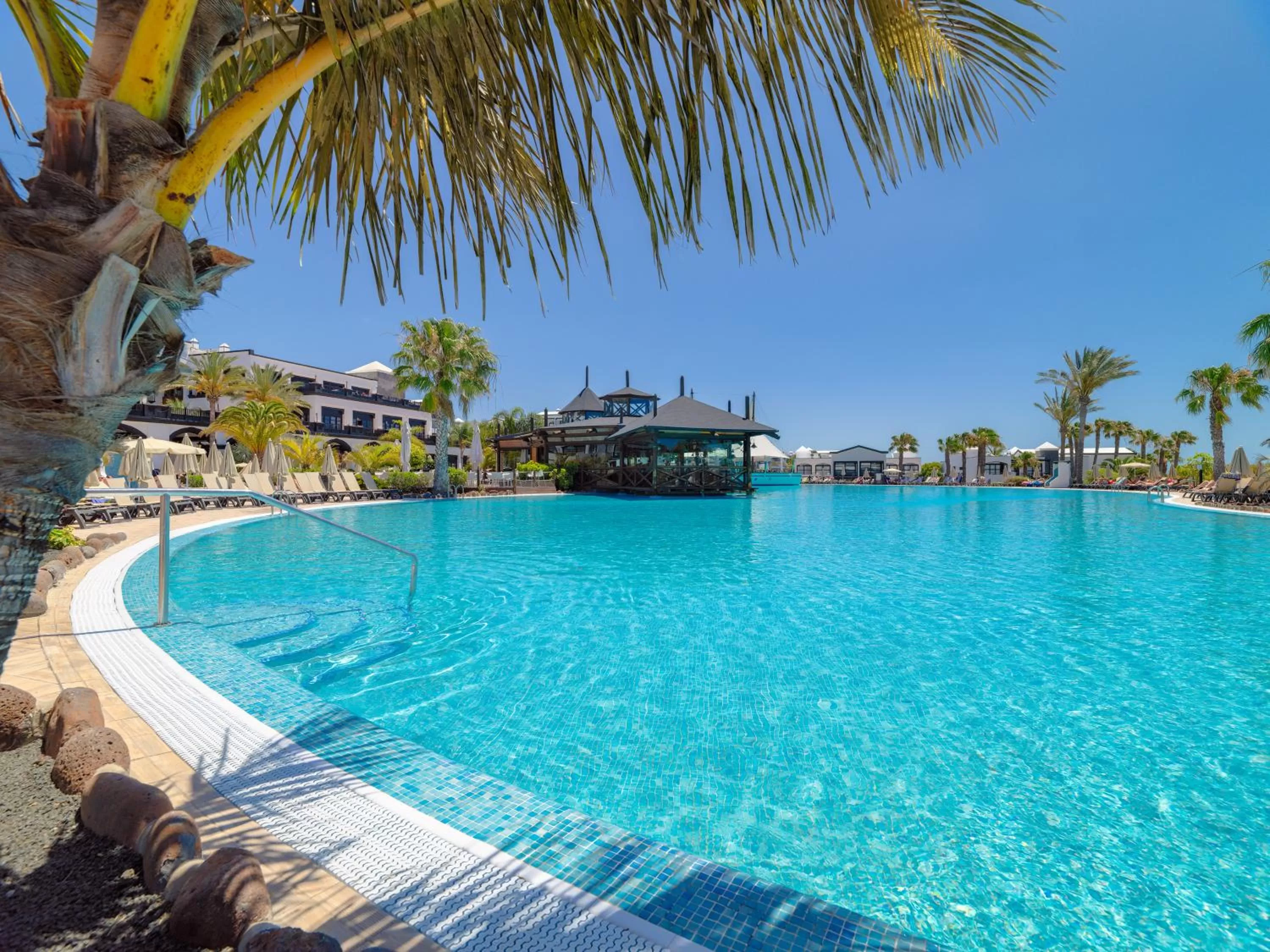 Swimming pool in H10 Rubicón Horizons Collection