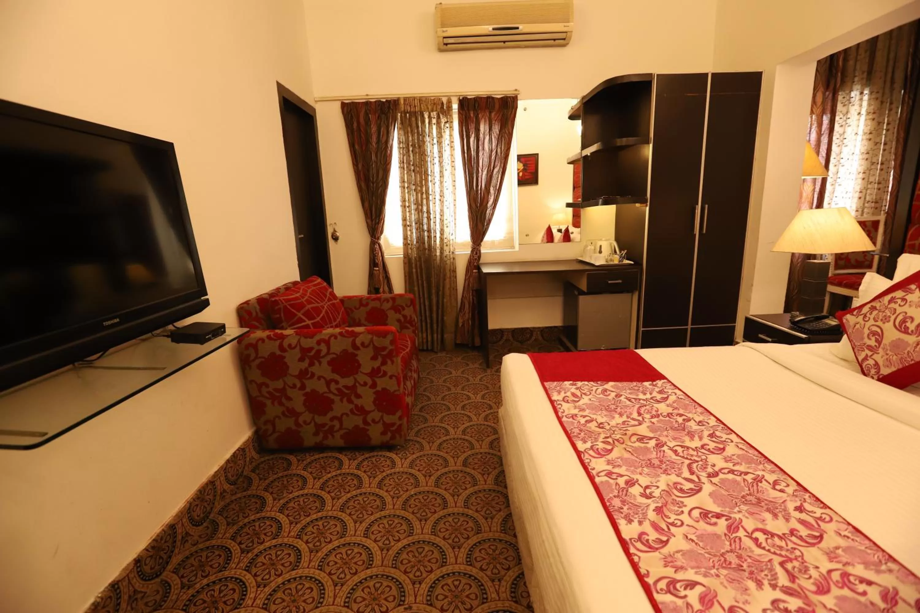 Bed in Hotel Capitol Hills - Greater Kailash Delhi