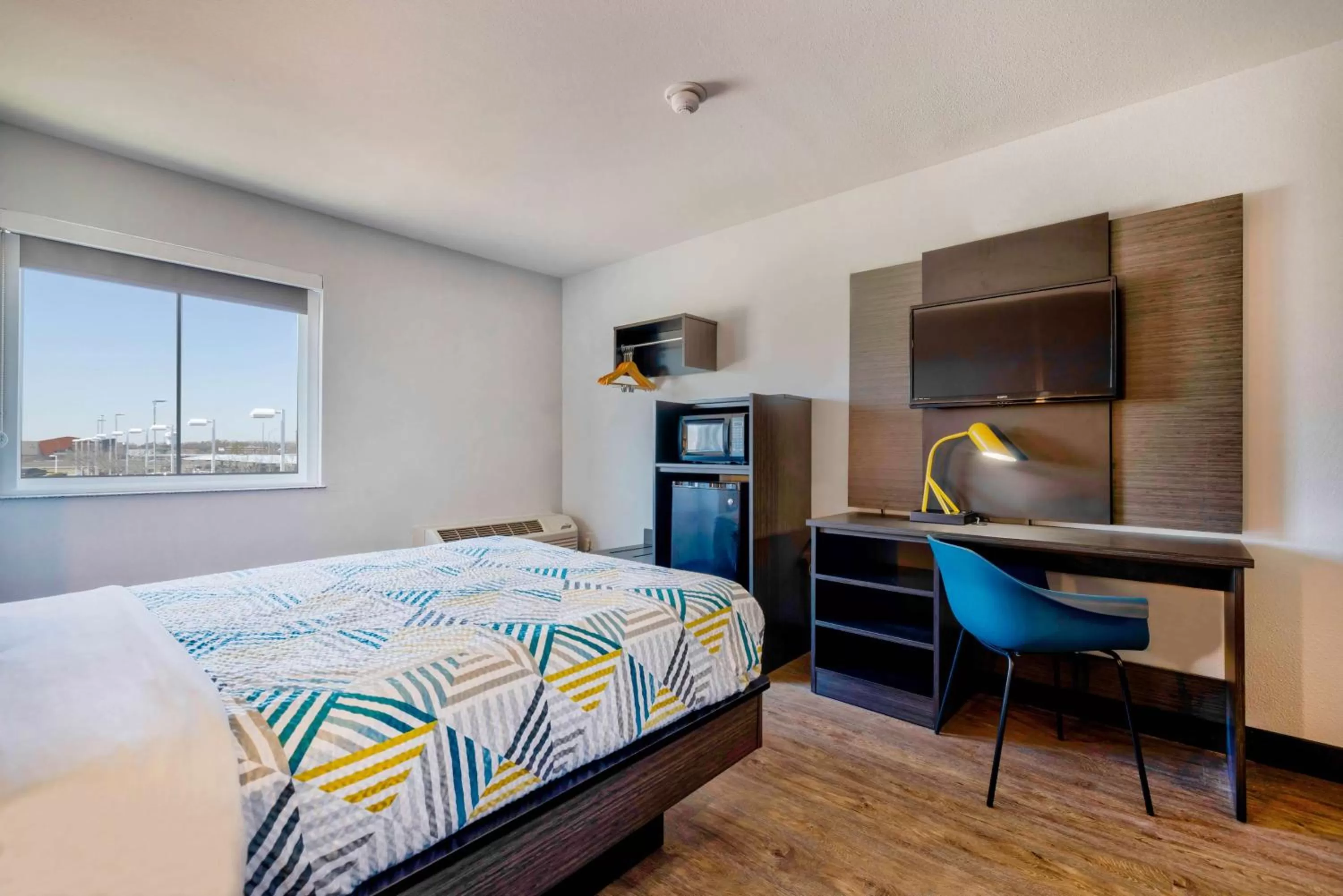 Bedroom, Bed in Motel 6-Norman, OK