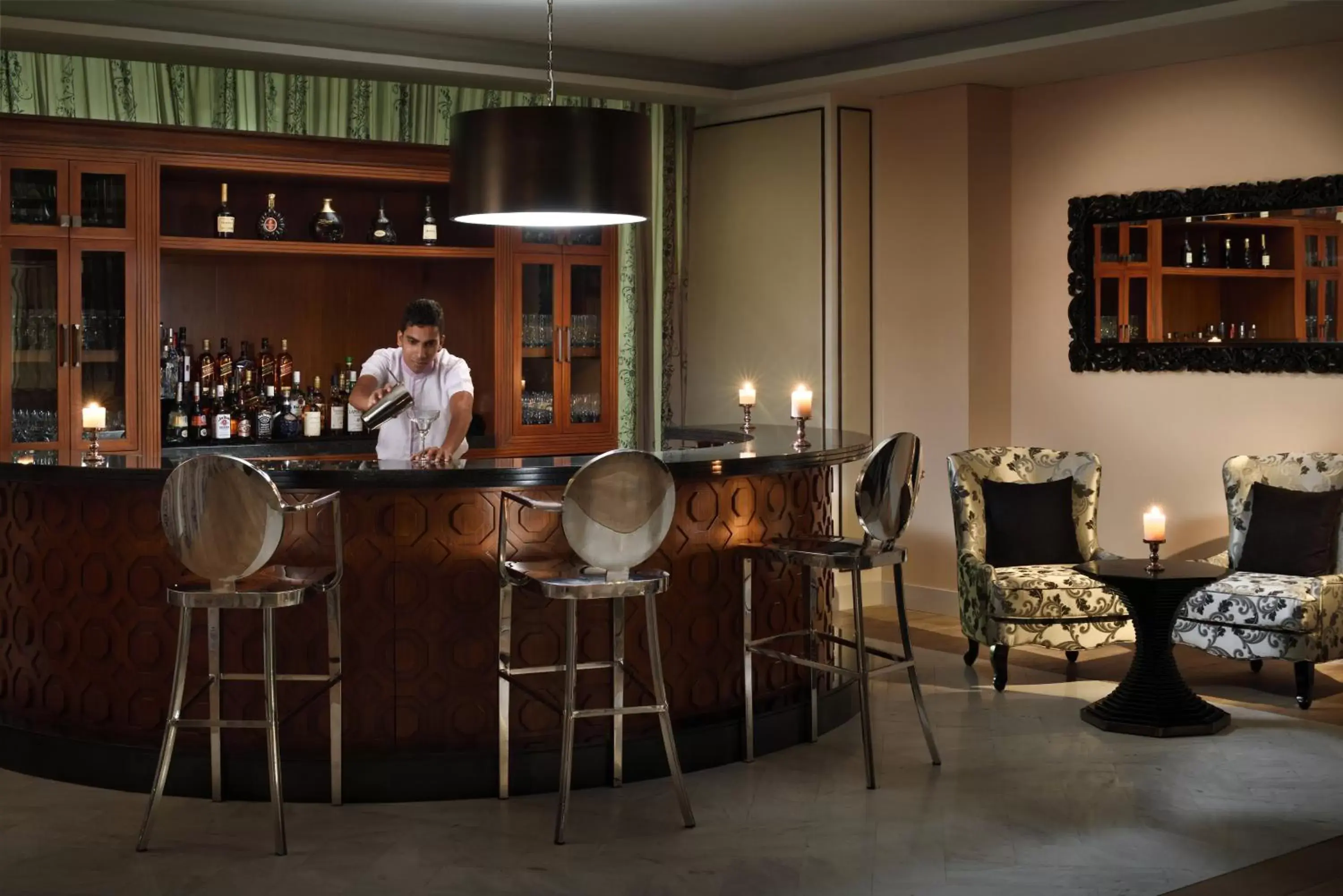 Lounge or bar in NH Collection Colombo Lounge or bar in NH Collection Colombo