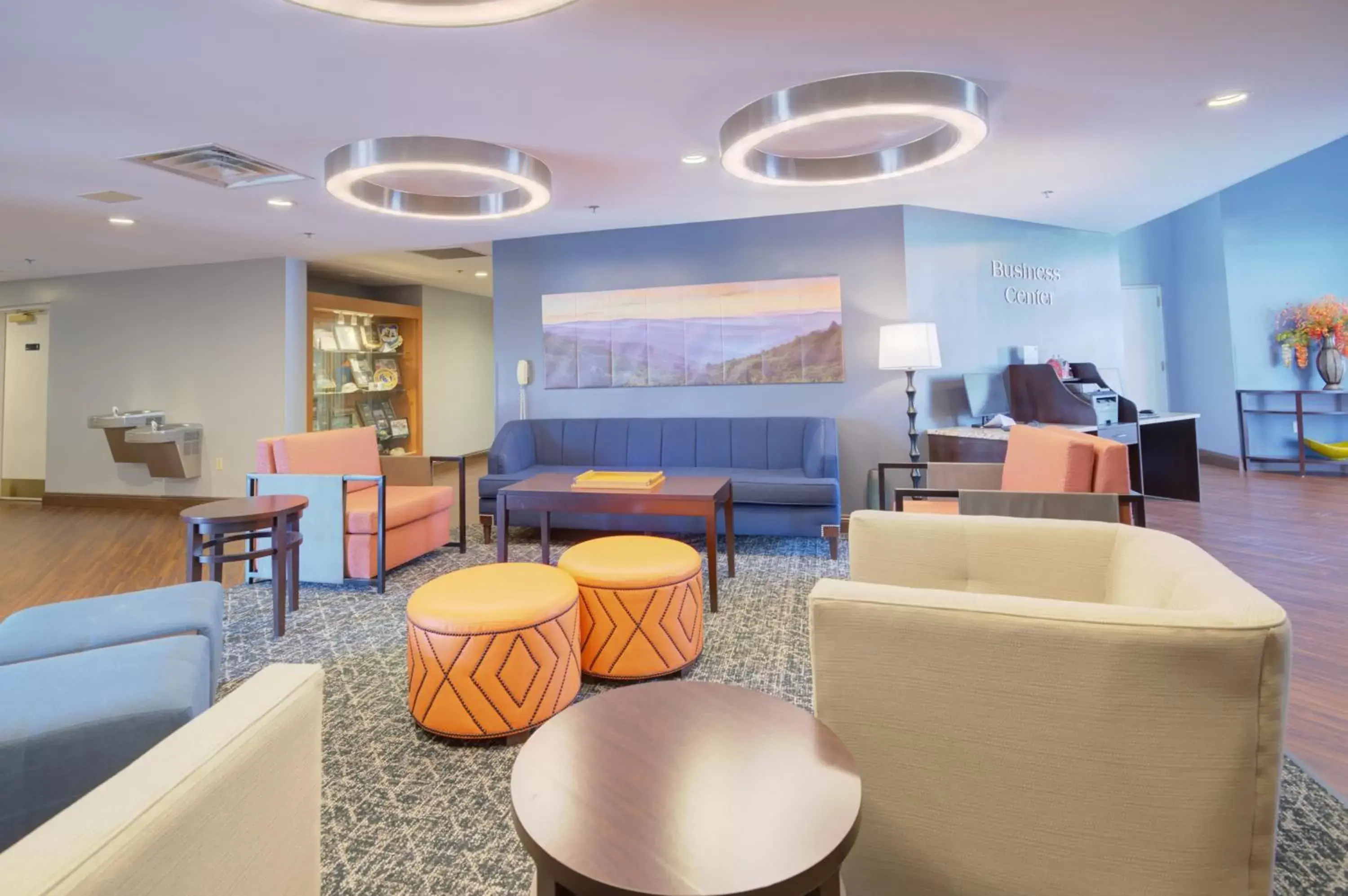 Lobby or reception, Lounge/Bar in LeConte Hotel & Convention Center, Ascend Hotel Collection
