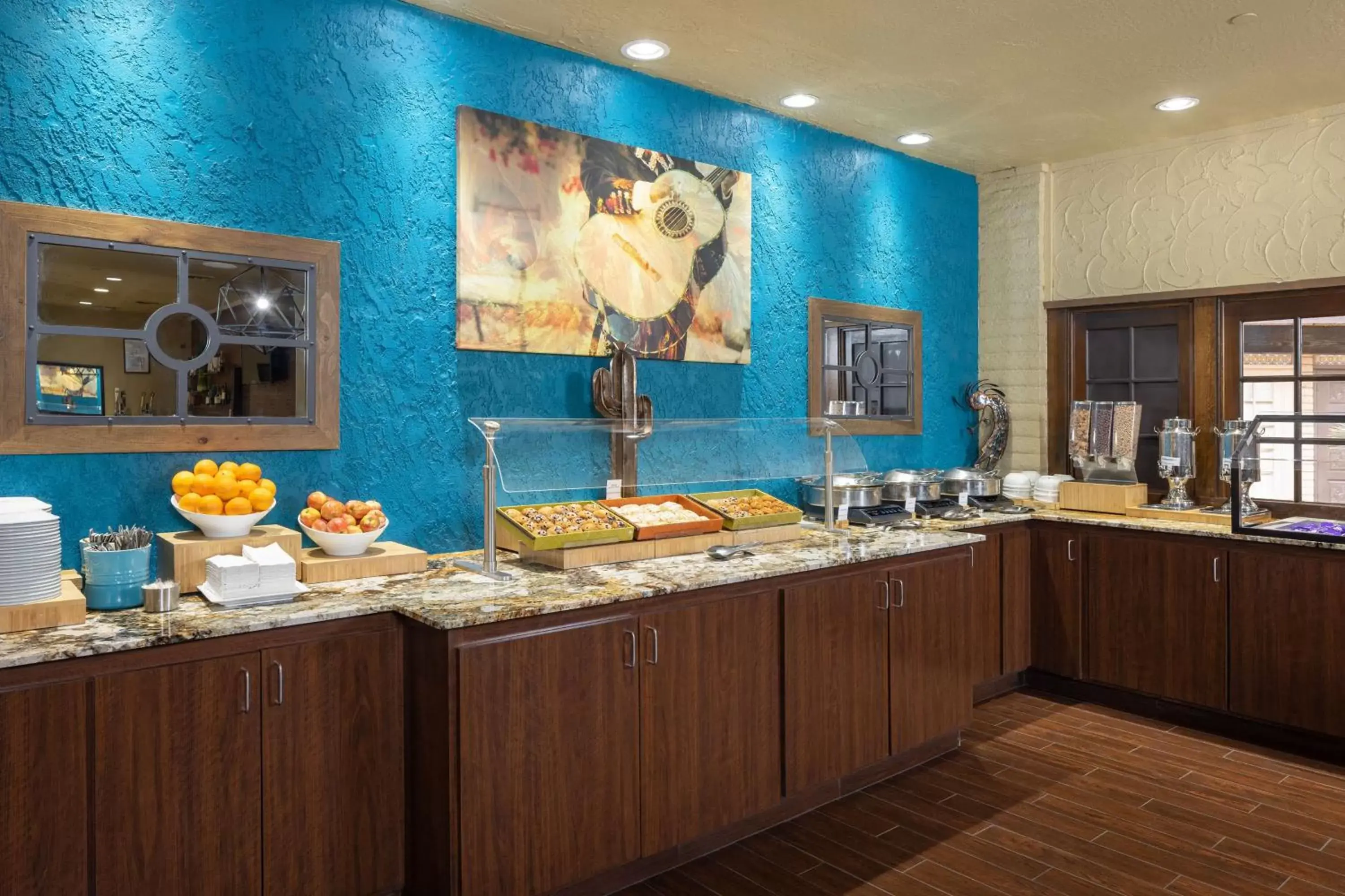 Breakfast, Restaurant/Places to Eat in DoubleTree Suites by Hilton Tucson-Williams Center
