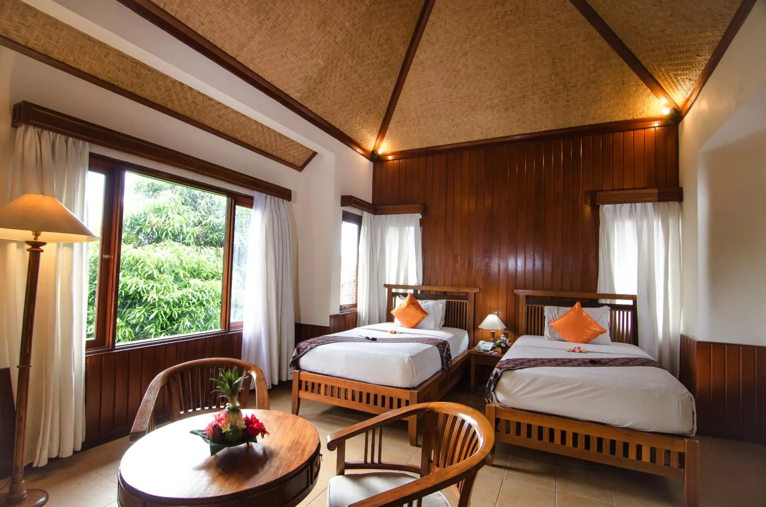 Living room, Bed in Sri Phala Resort & Villa