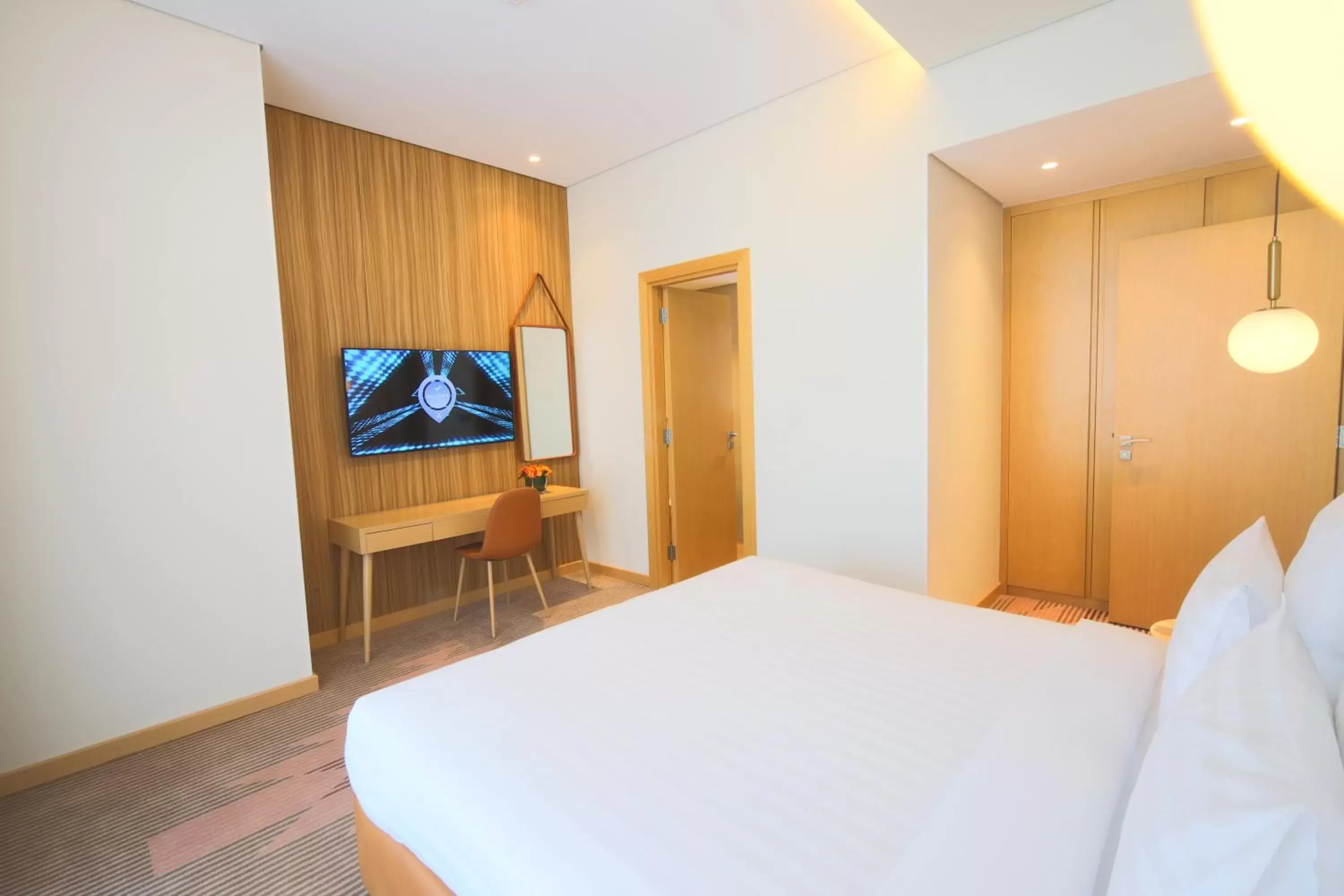 Bedroom, Bed in Novotel Jumeirah Village Triangle
