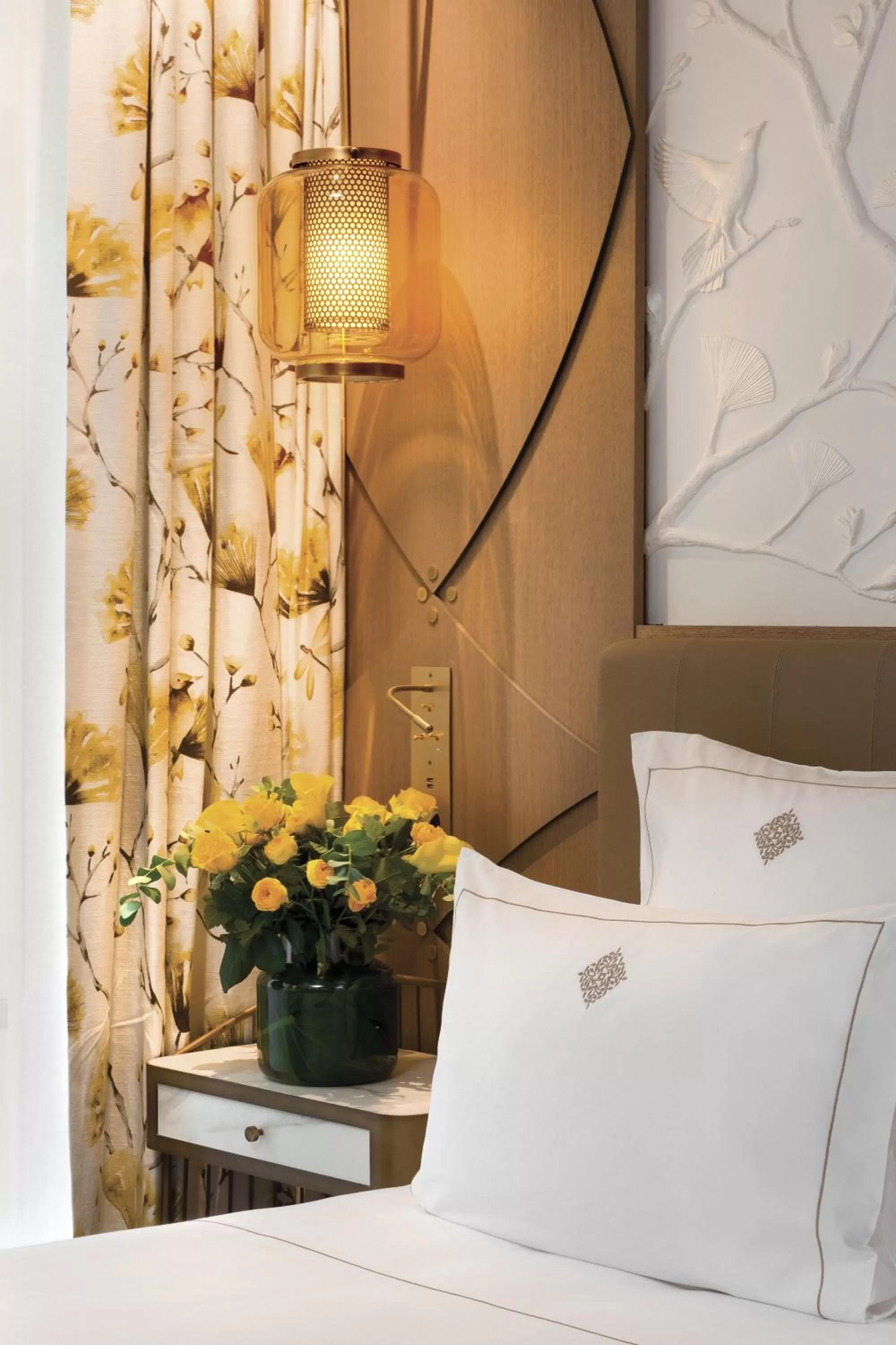 Bedroom, Bed in La Demeure Montaigne