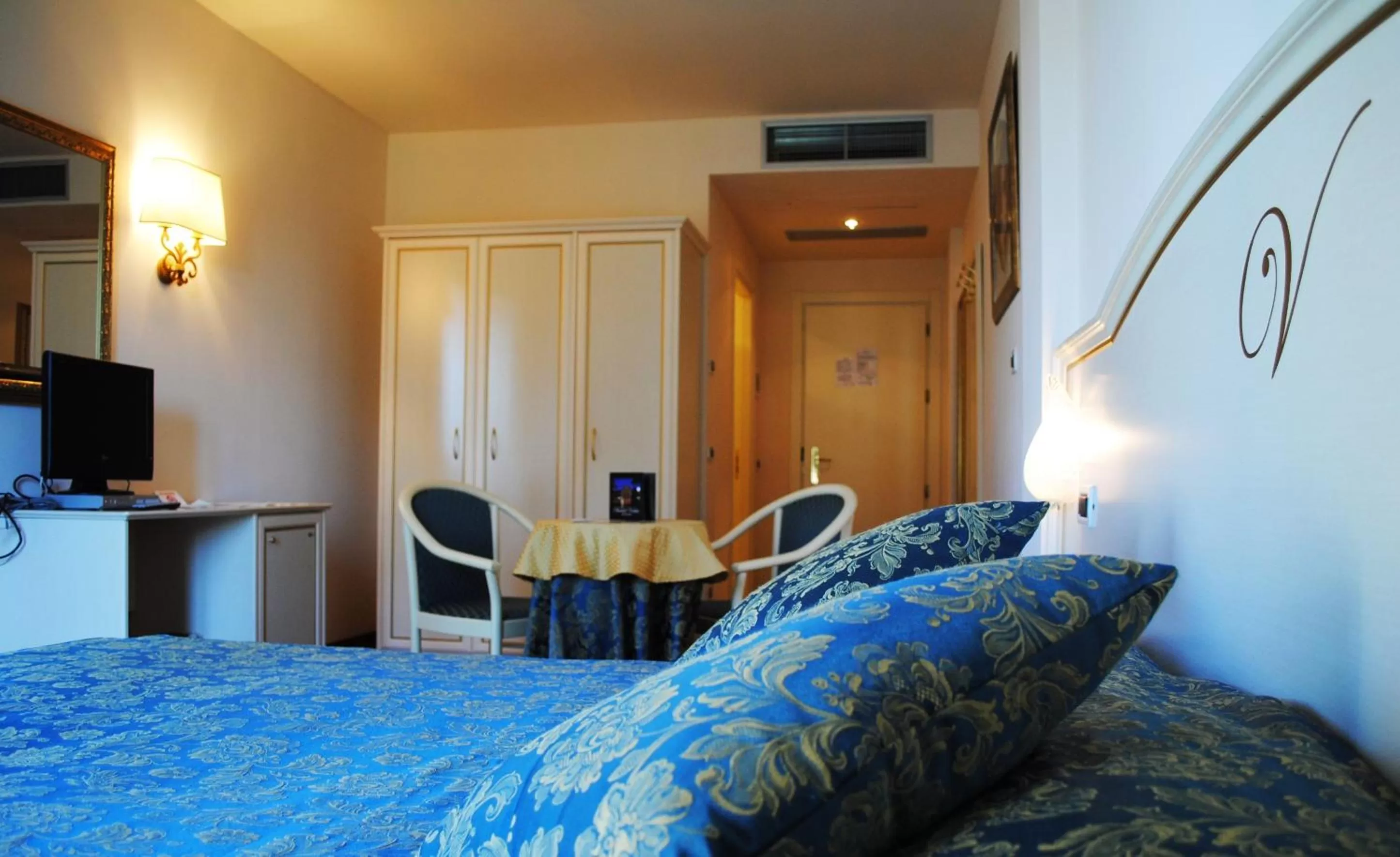 Photo of the whole room, Bed in Hotel Vedute