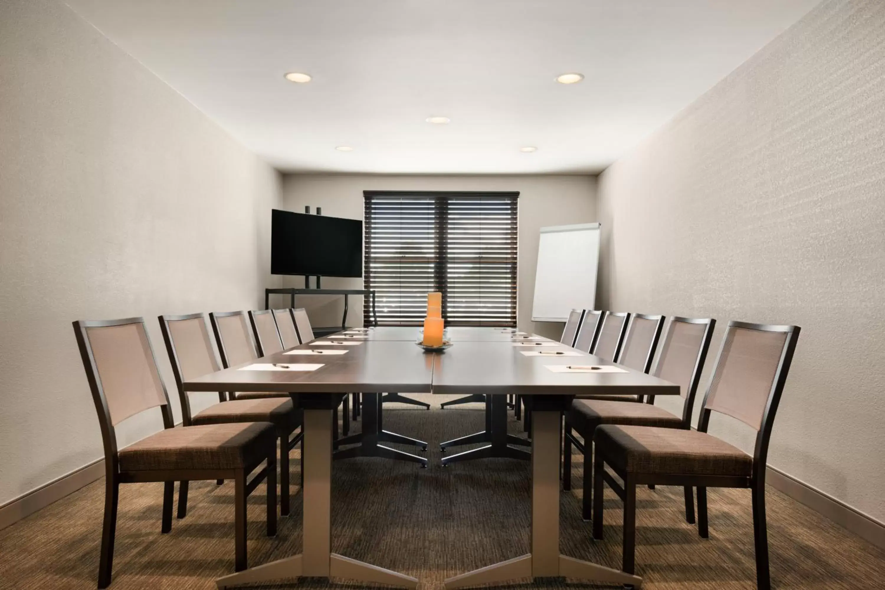 Meeting/conference room in Country Inn & Suites by Radisson, Minneapolis West, MN