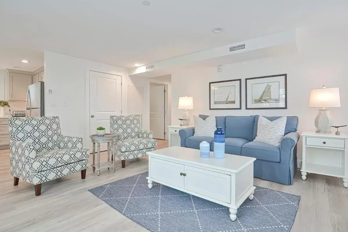 Seating Area in Harbourtown Suites on Plymouth Harbor