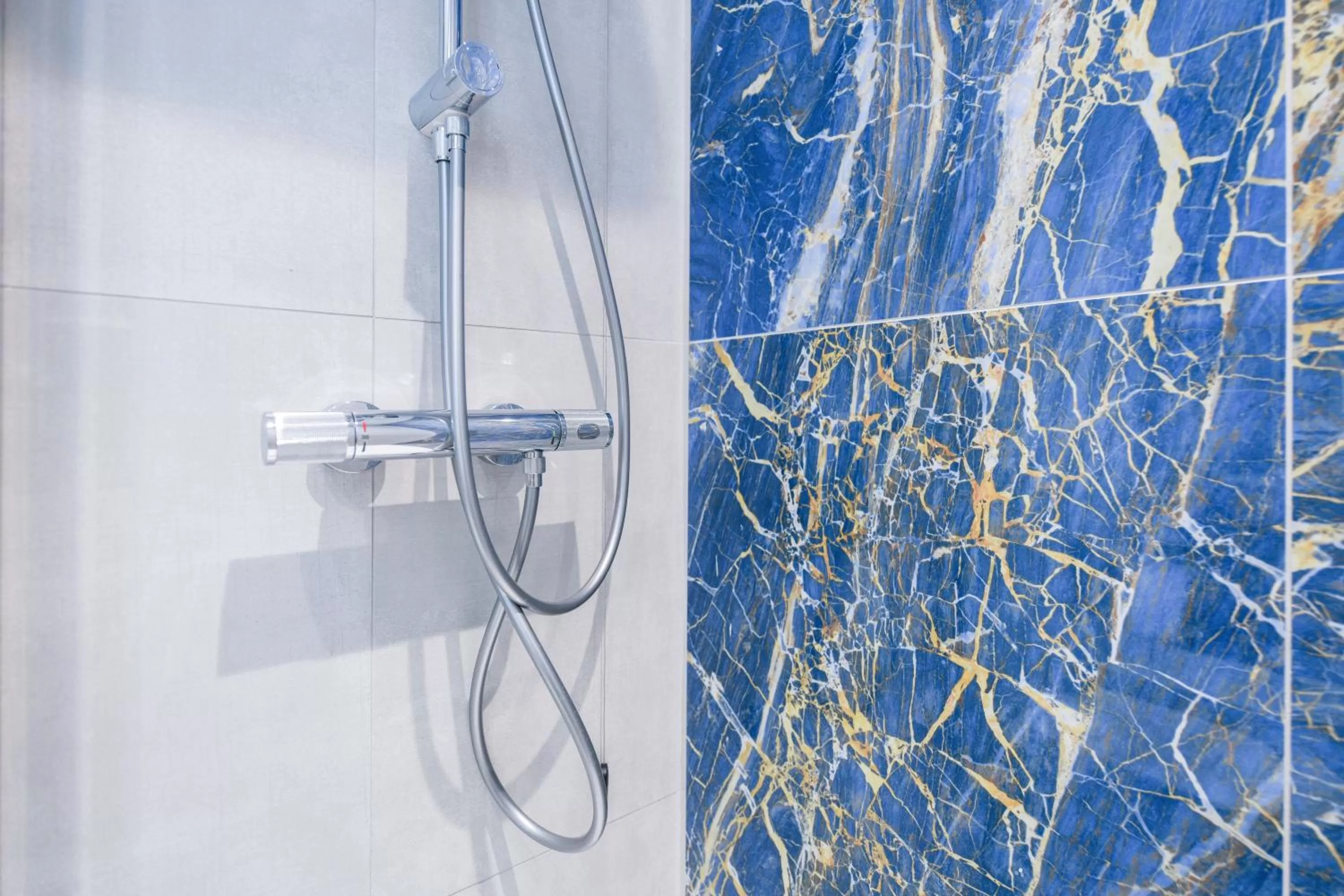 Bathroom in Hotel Arya by Mauro