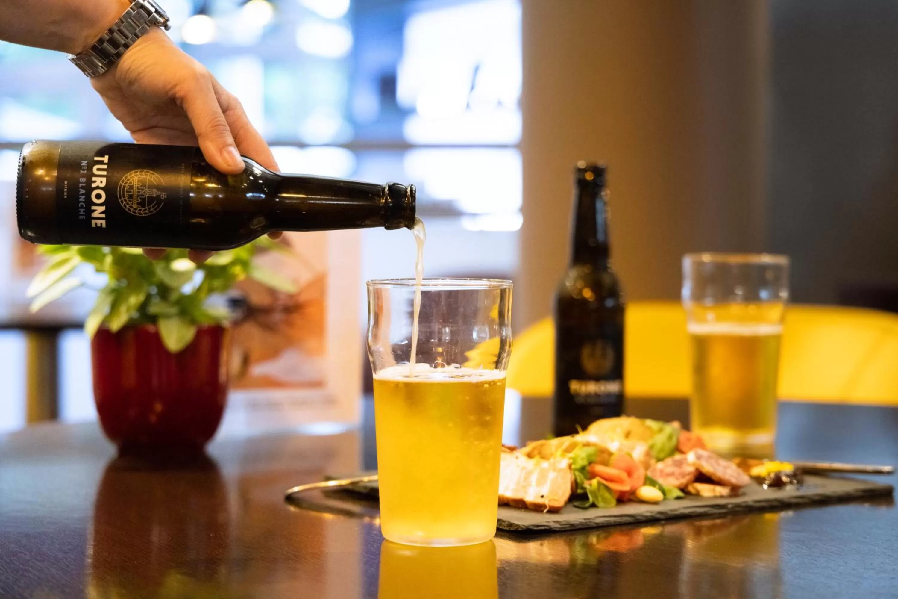 Lounge or bar in Mercure Tours Nord