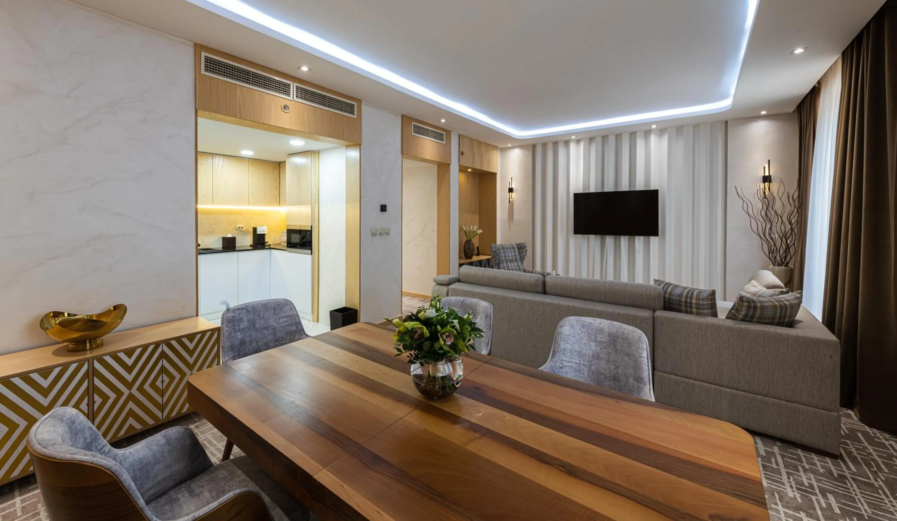 Photo of the whole room in LOTTE City Hotels Tashkent Palace