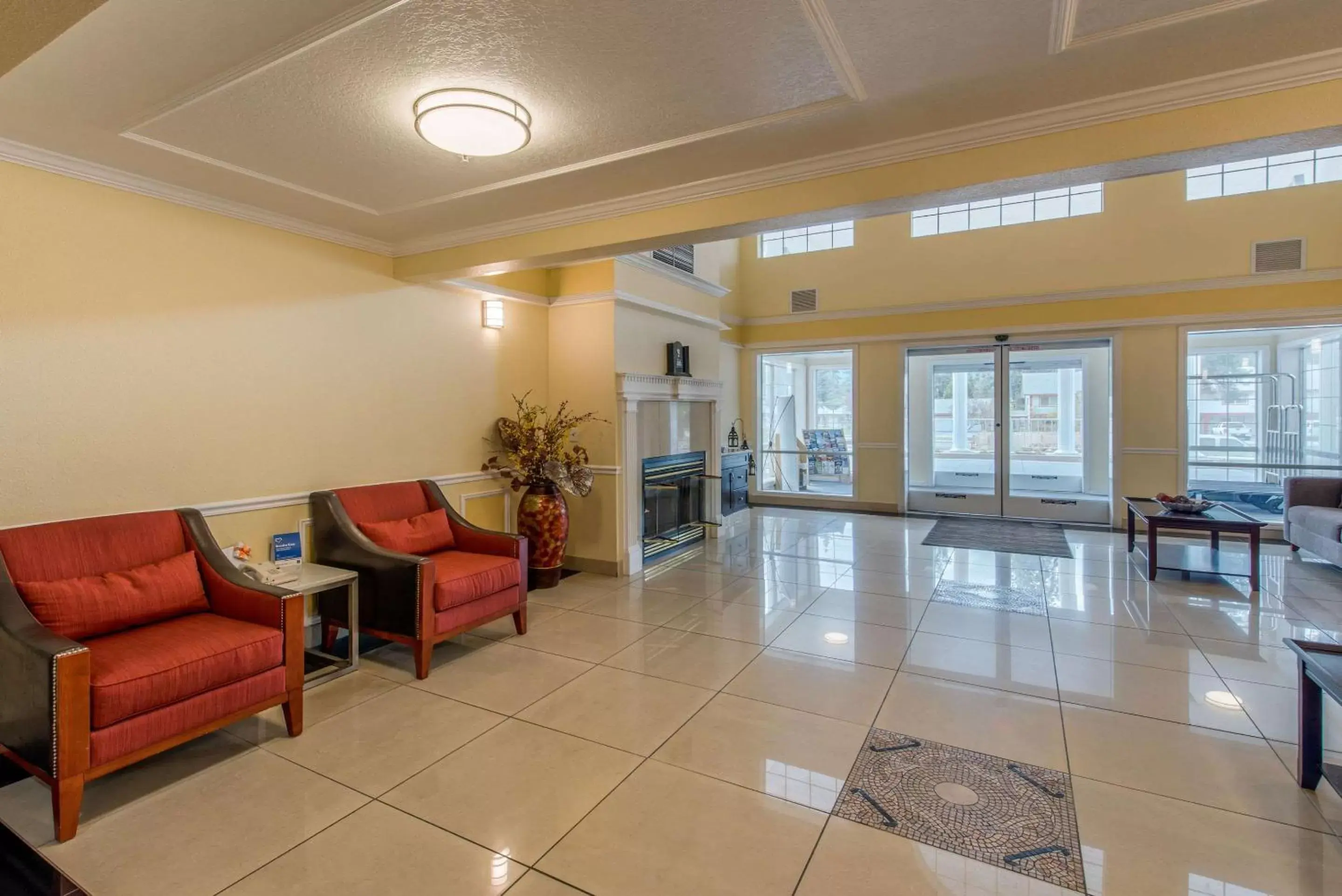 Lobby or reception, Lobby/Reception in Comfort Inn Mount Shasta Area