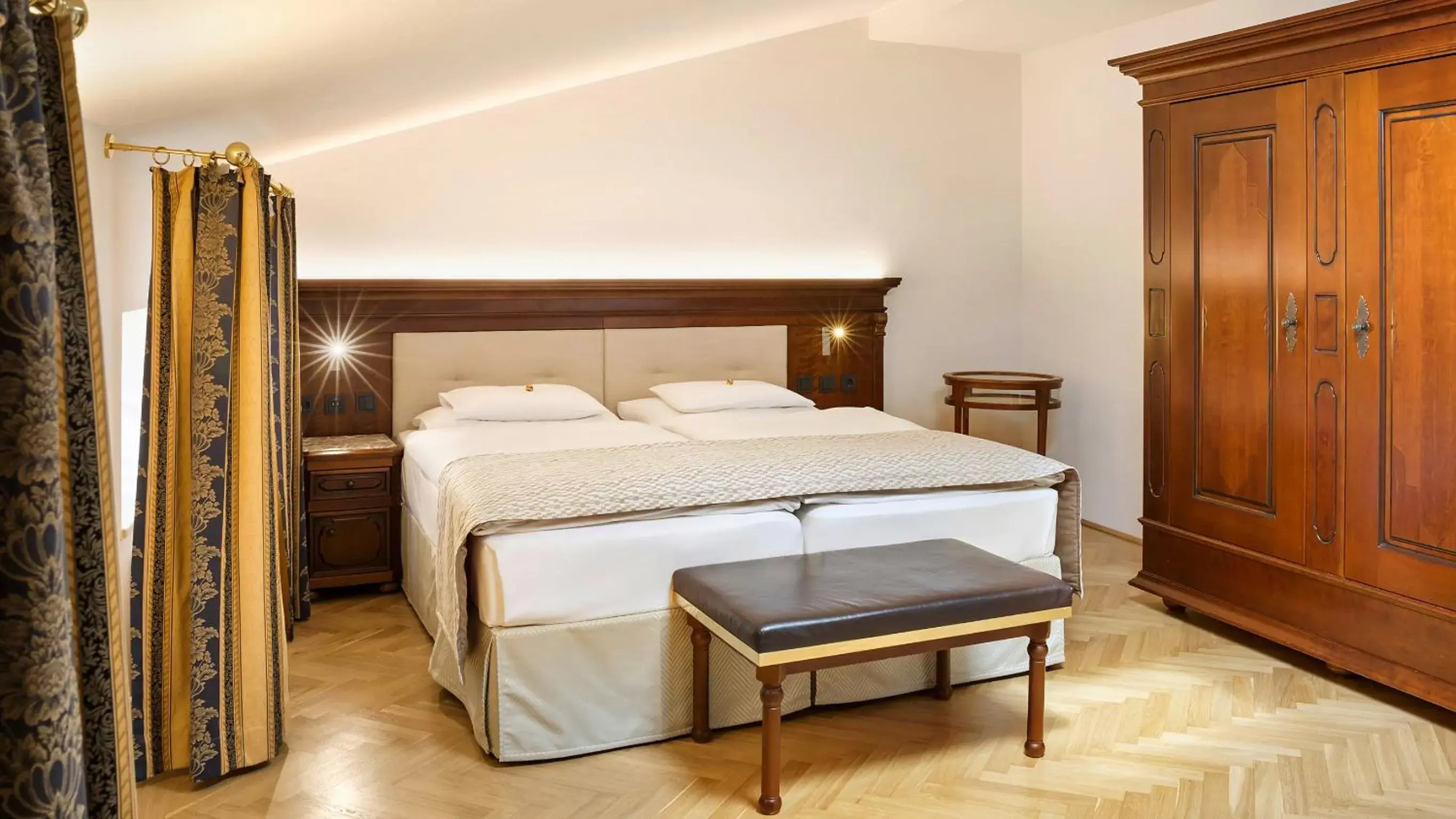 Bedroom, Bed in Radisson Blu Hotel Altstadt
