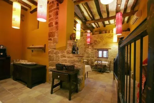 Restaurant/places to eat in A Corona del Reino