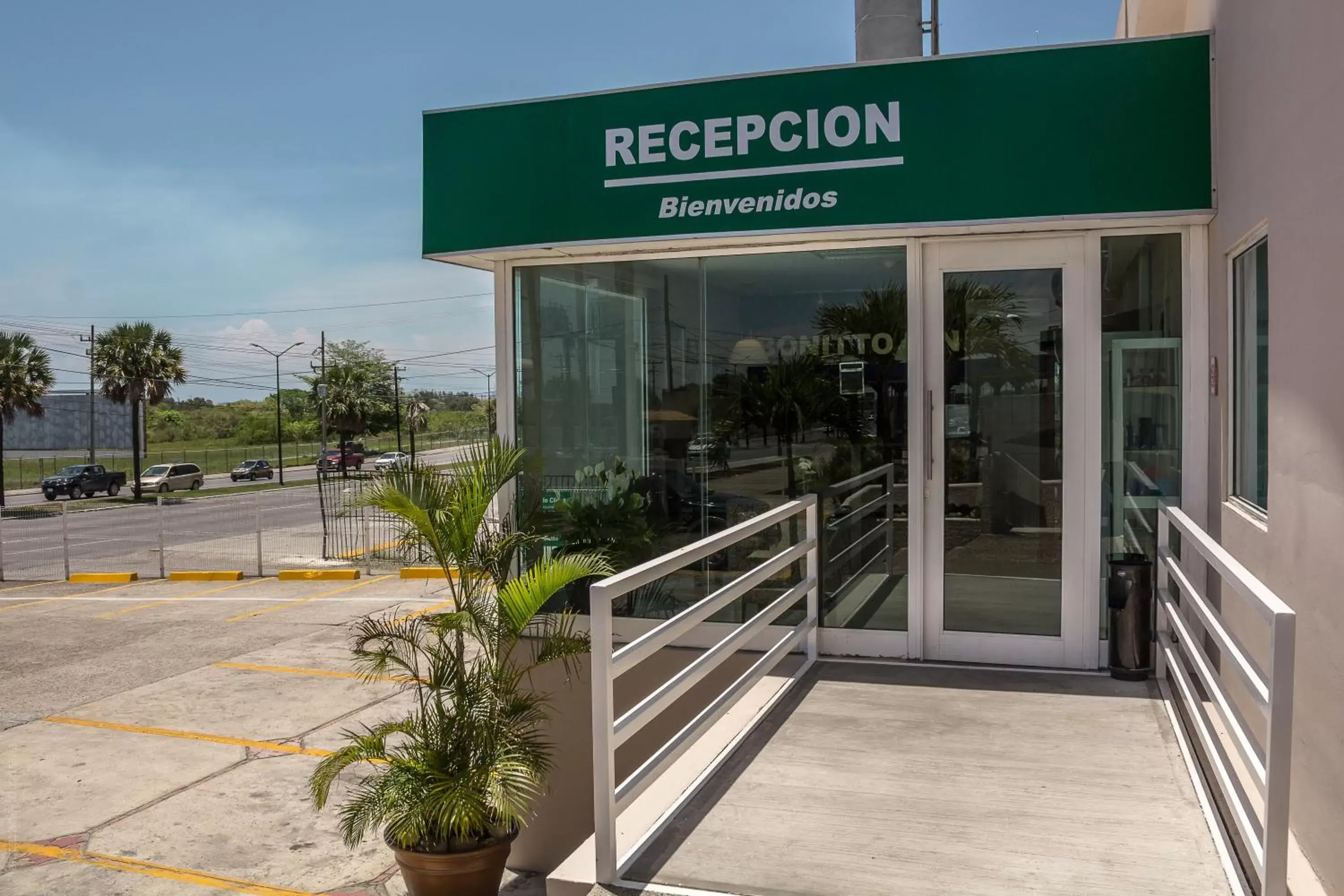 Facade/entrance in BONITTO INN® Tampico Aeropuerto