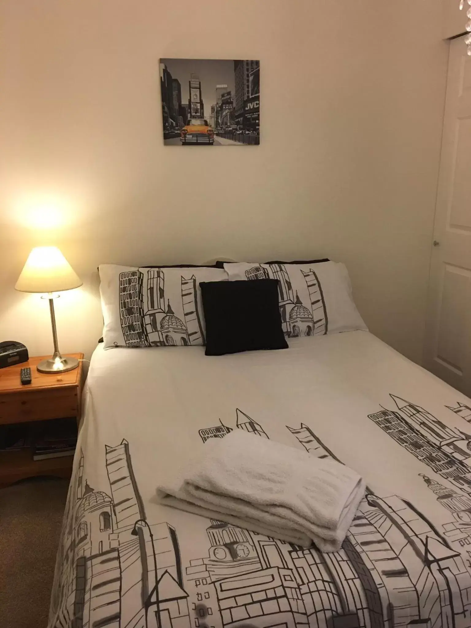 Budget Double Room in SleepNeat Budget Double Room in SleepNeat