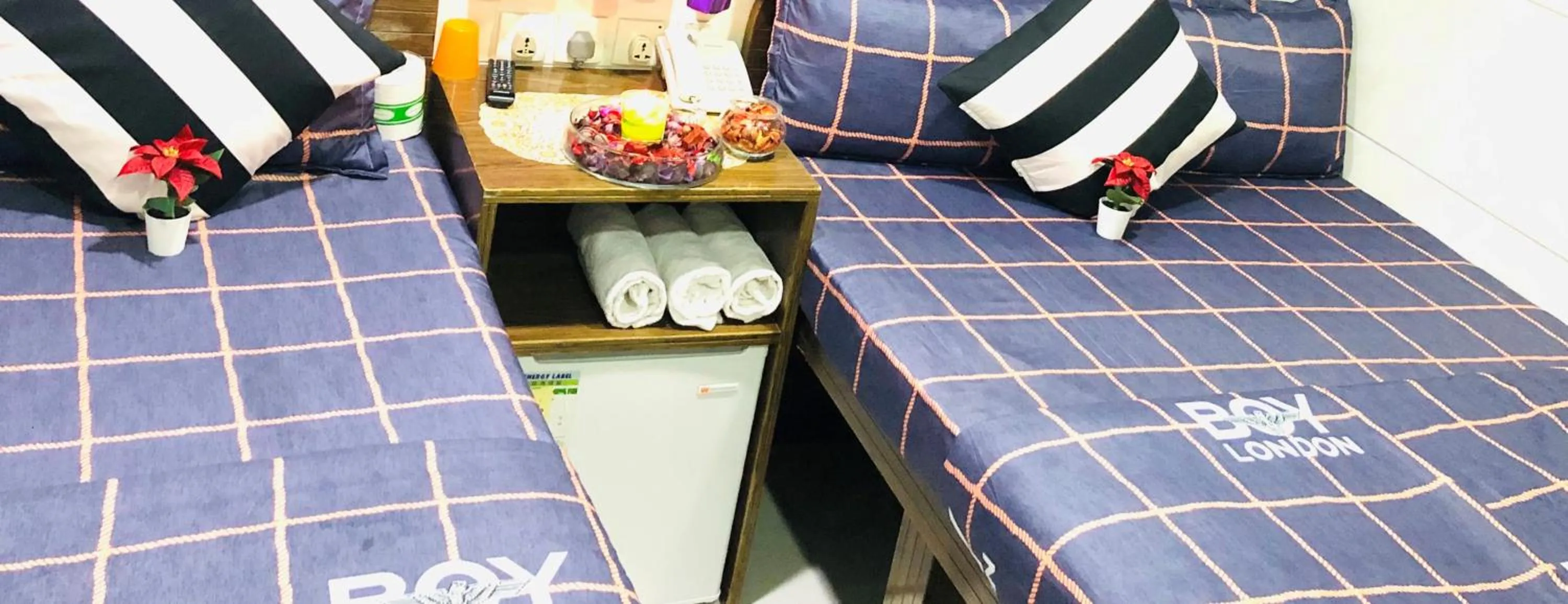 cot in Premium Lounge