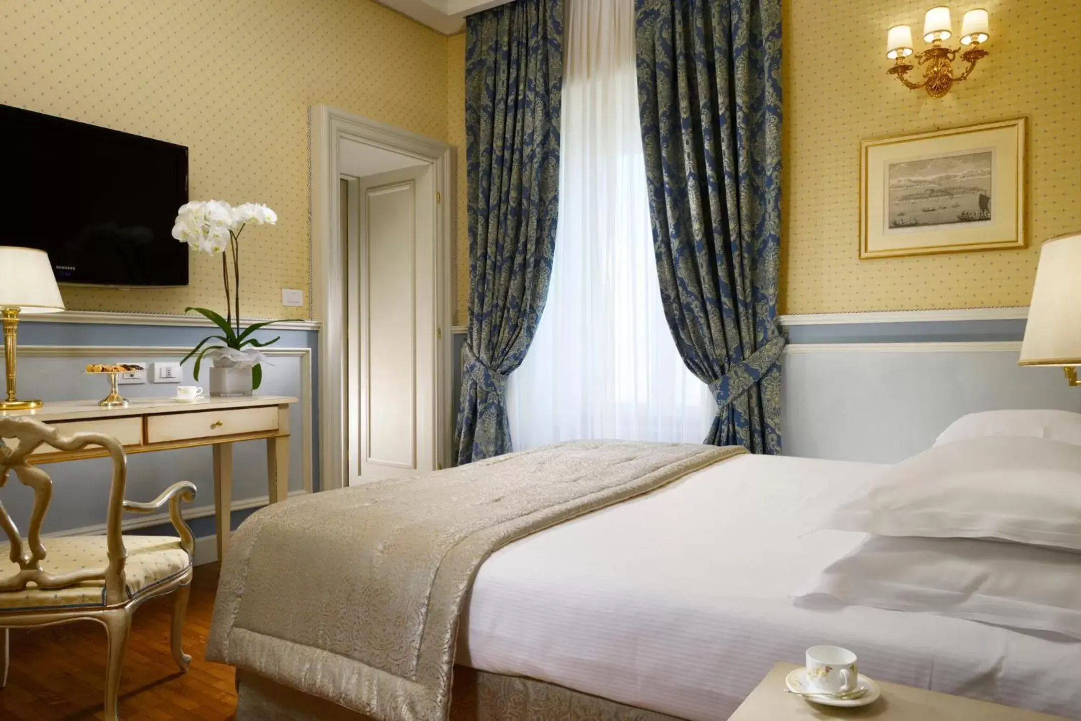 Bed in Royal Hotel Sanremo