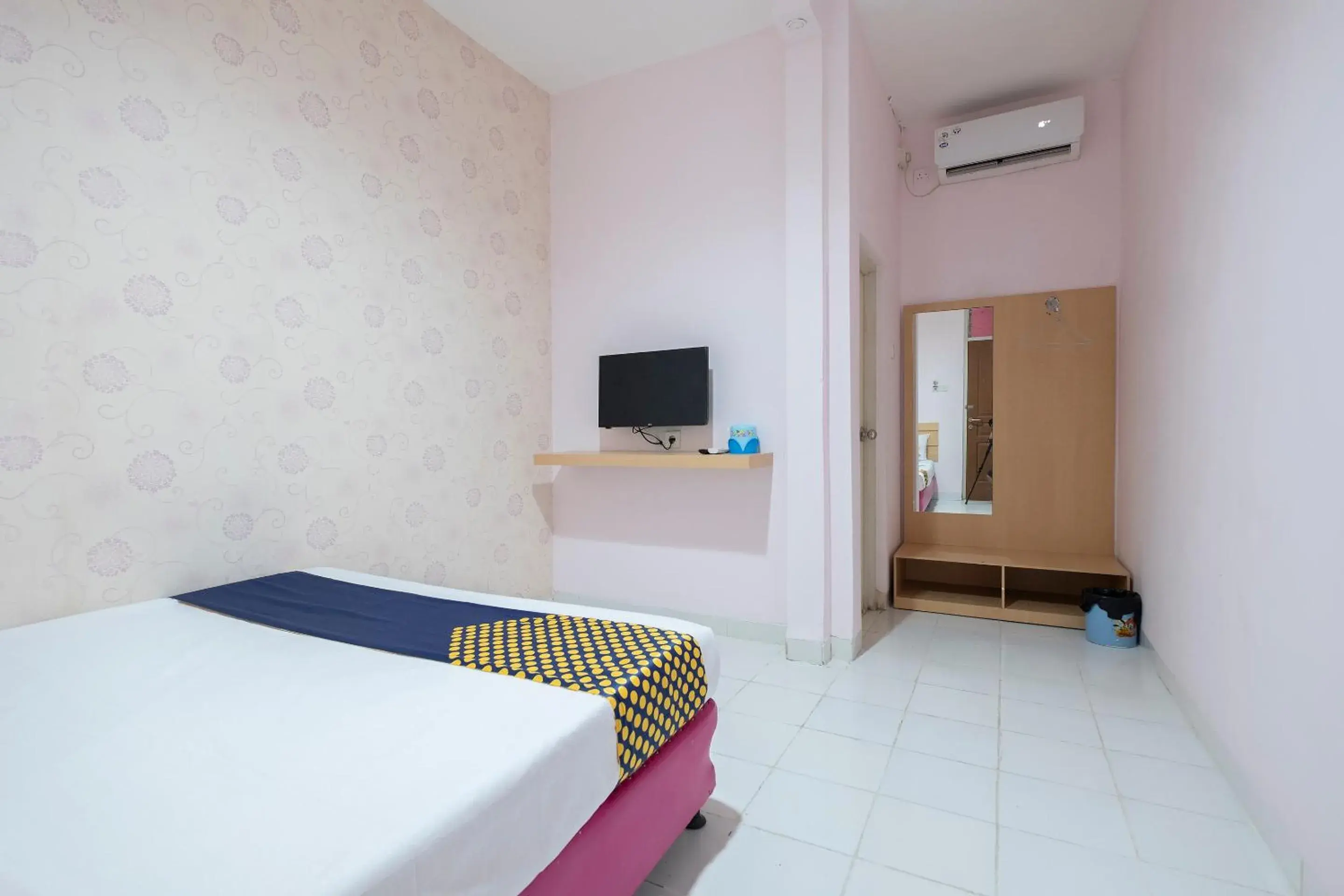 Bedroom, Bed in SPOT ON 2214 Wisma Jampea