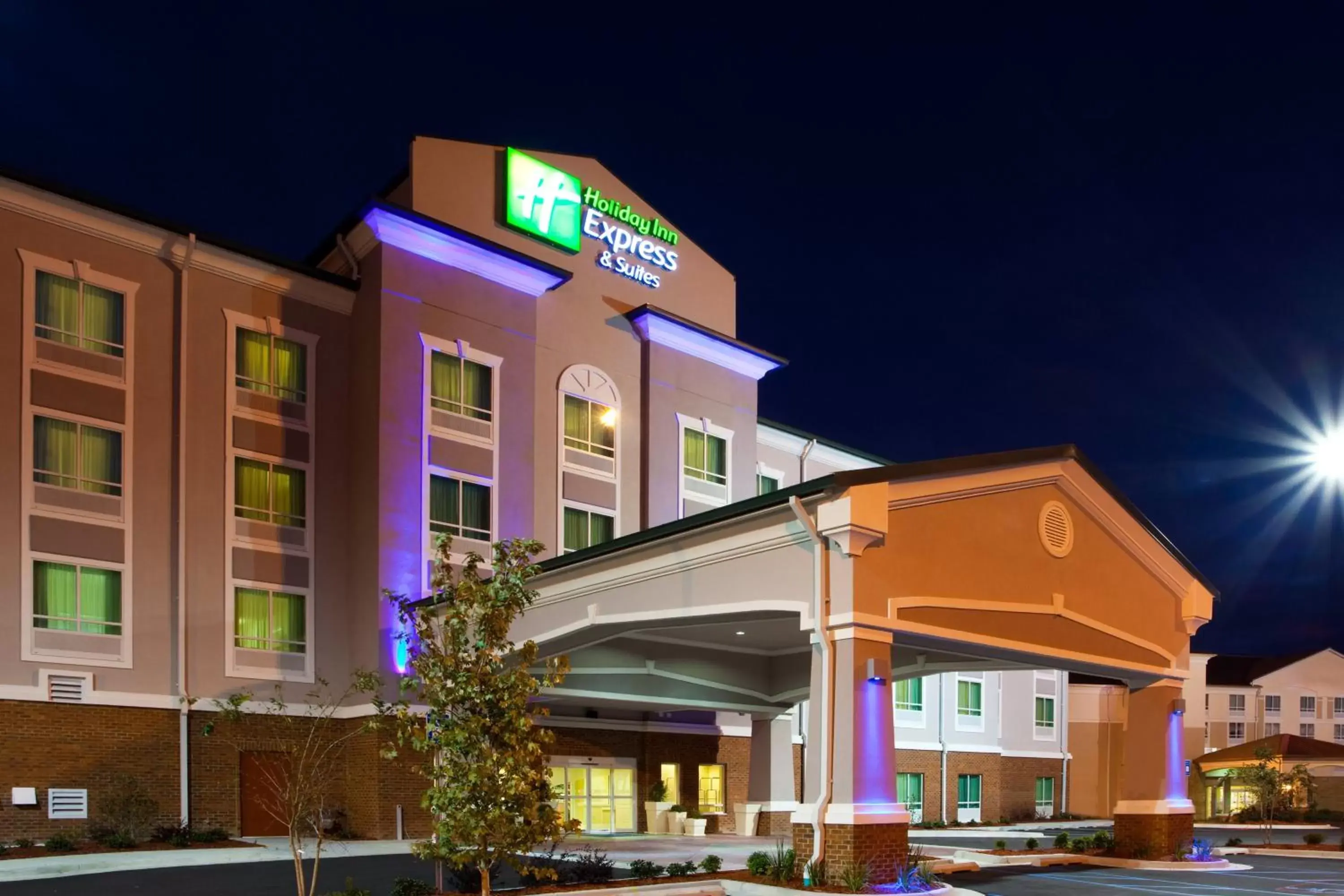 Property Building in Holiday Inn Express & Suites - Valdosta, an IHG Hotel