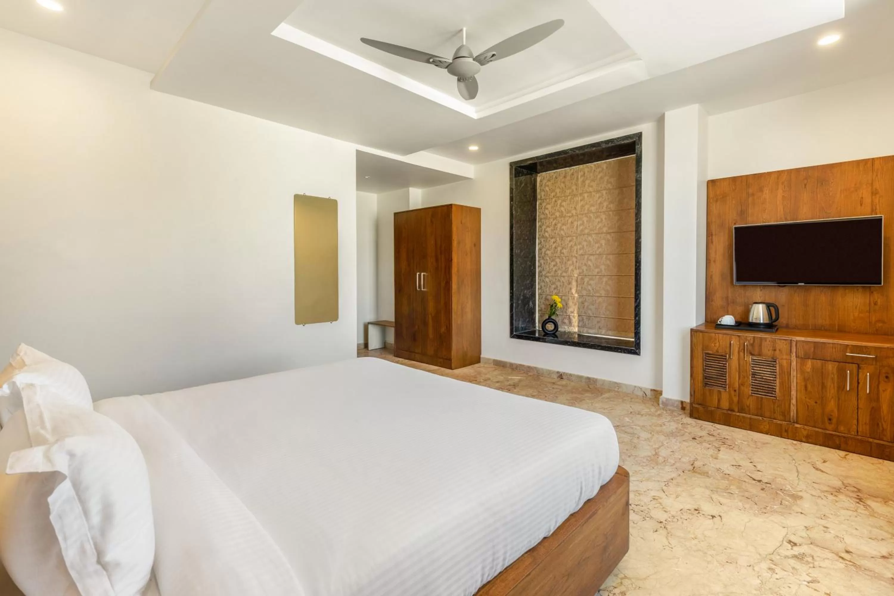 Bedroom, Bed in Seasons A Boutique Hotel