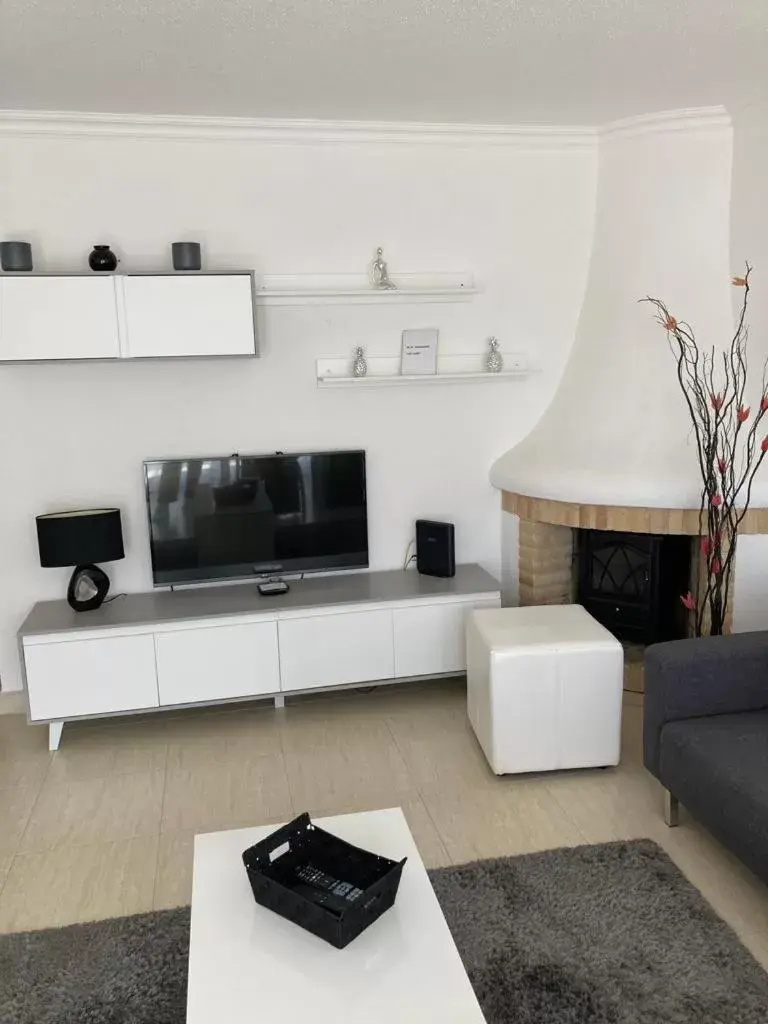 Living room, TV/Entertainment Center in Apartamentos Mar-Sol Villas