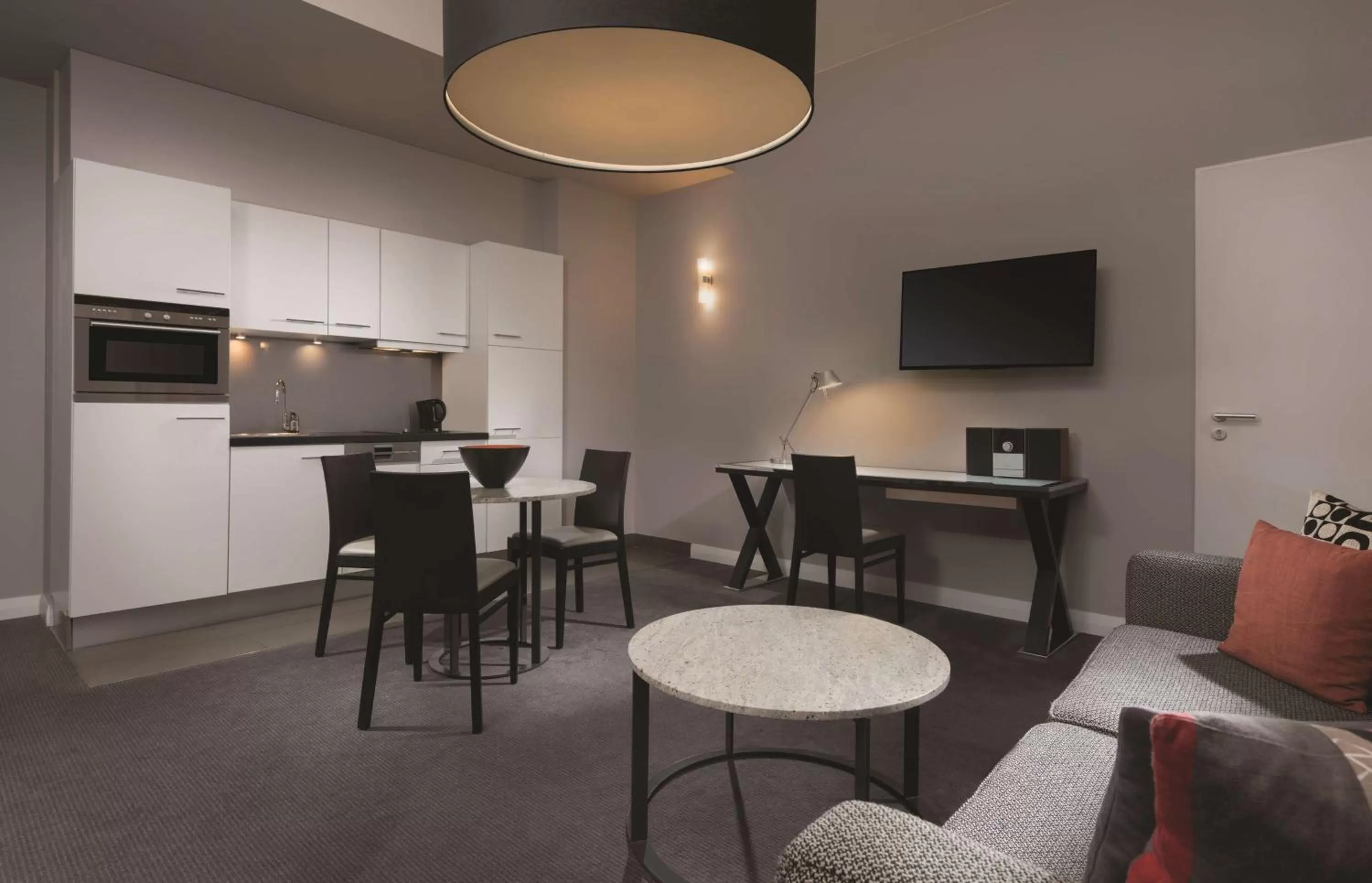 Kitchen or kitchenette in Adina Apartment Hotel Berlin Checkpoint Charlie