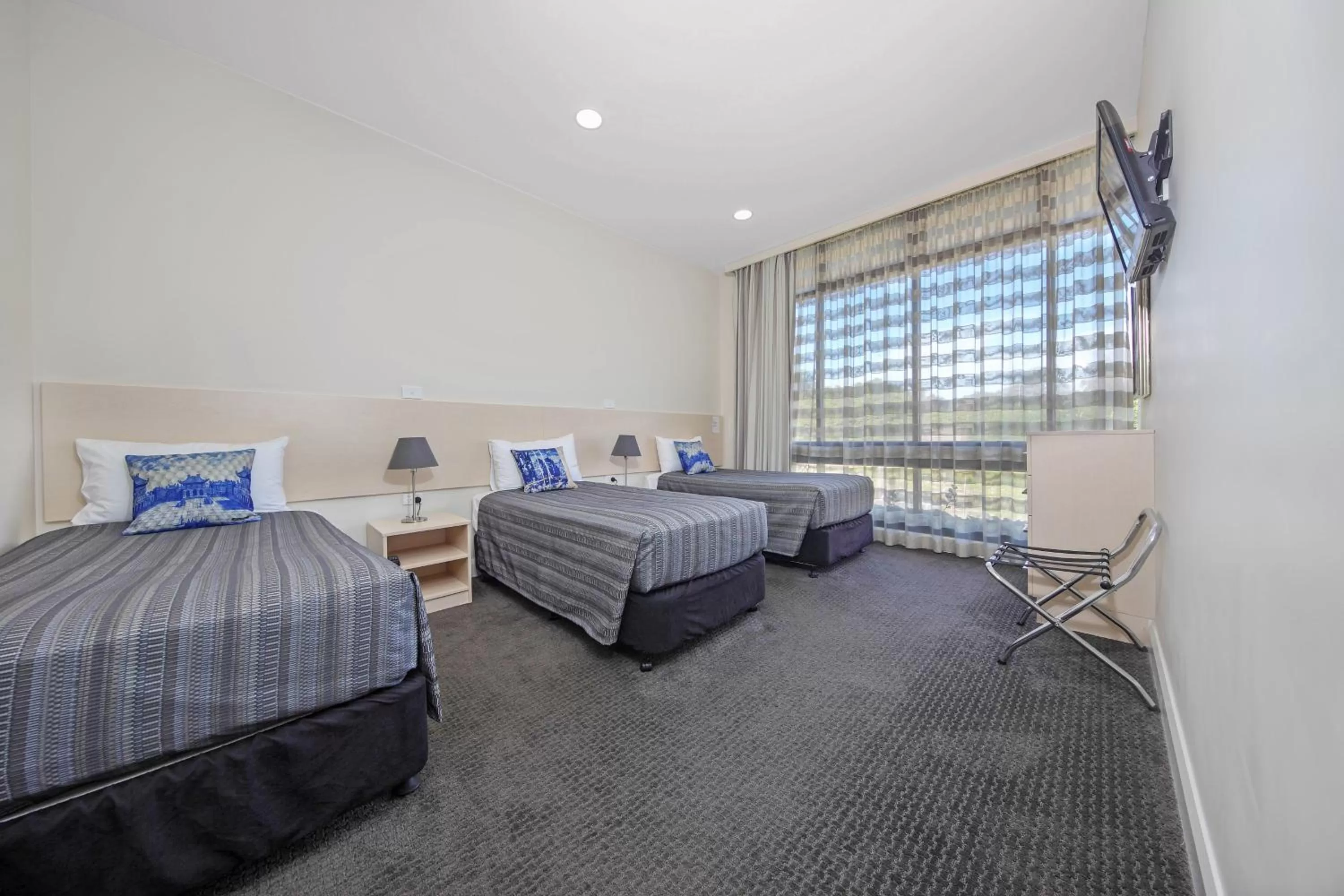 Bed in Belconnen Way Hotel & Serviced Apartments