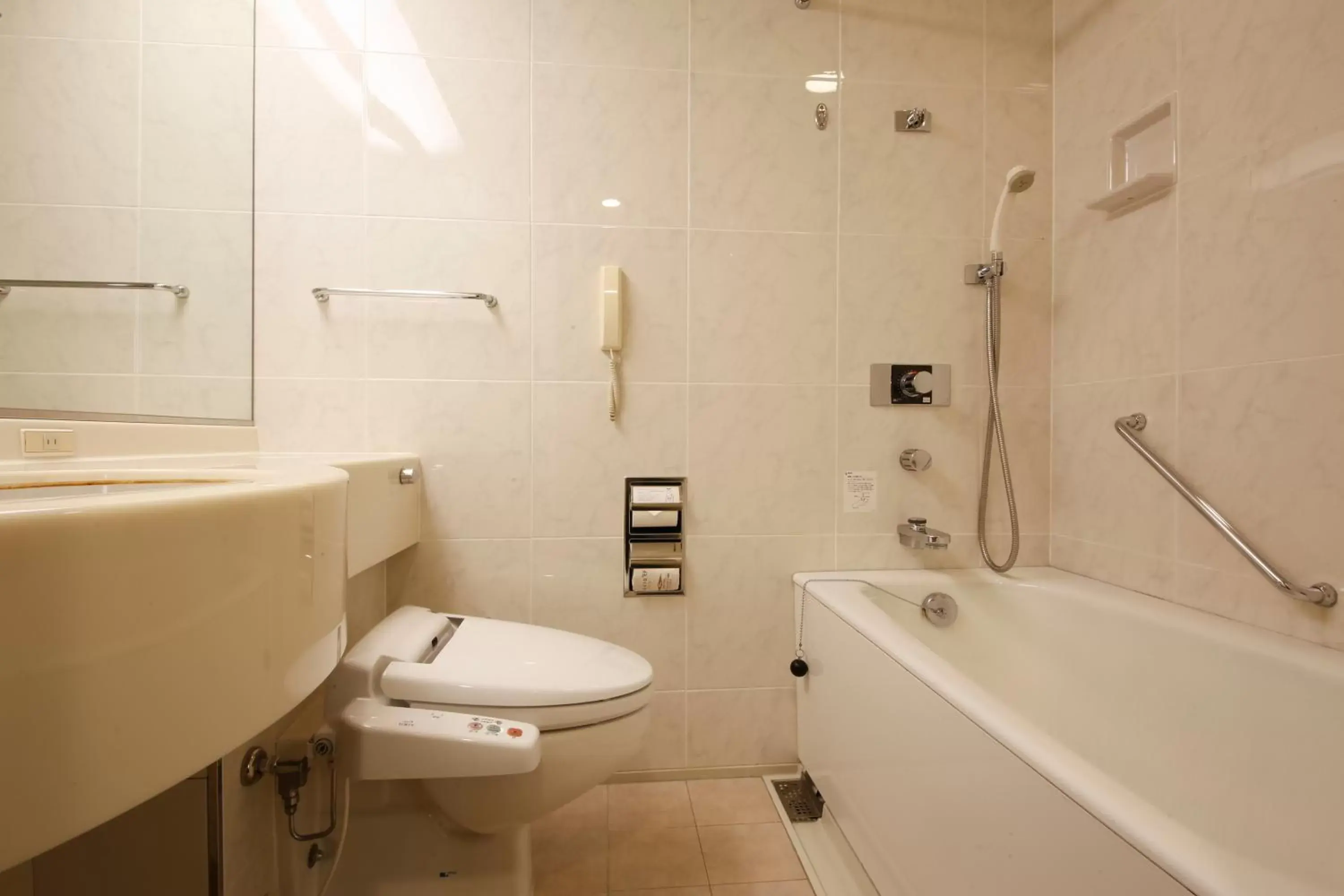 Bathroom in Hotel Keihan Universal Tower