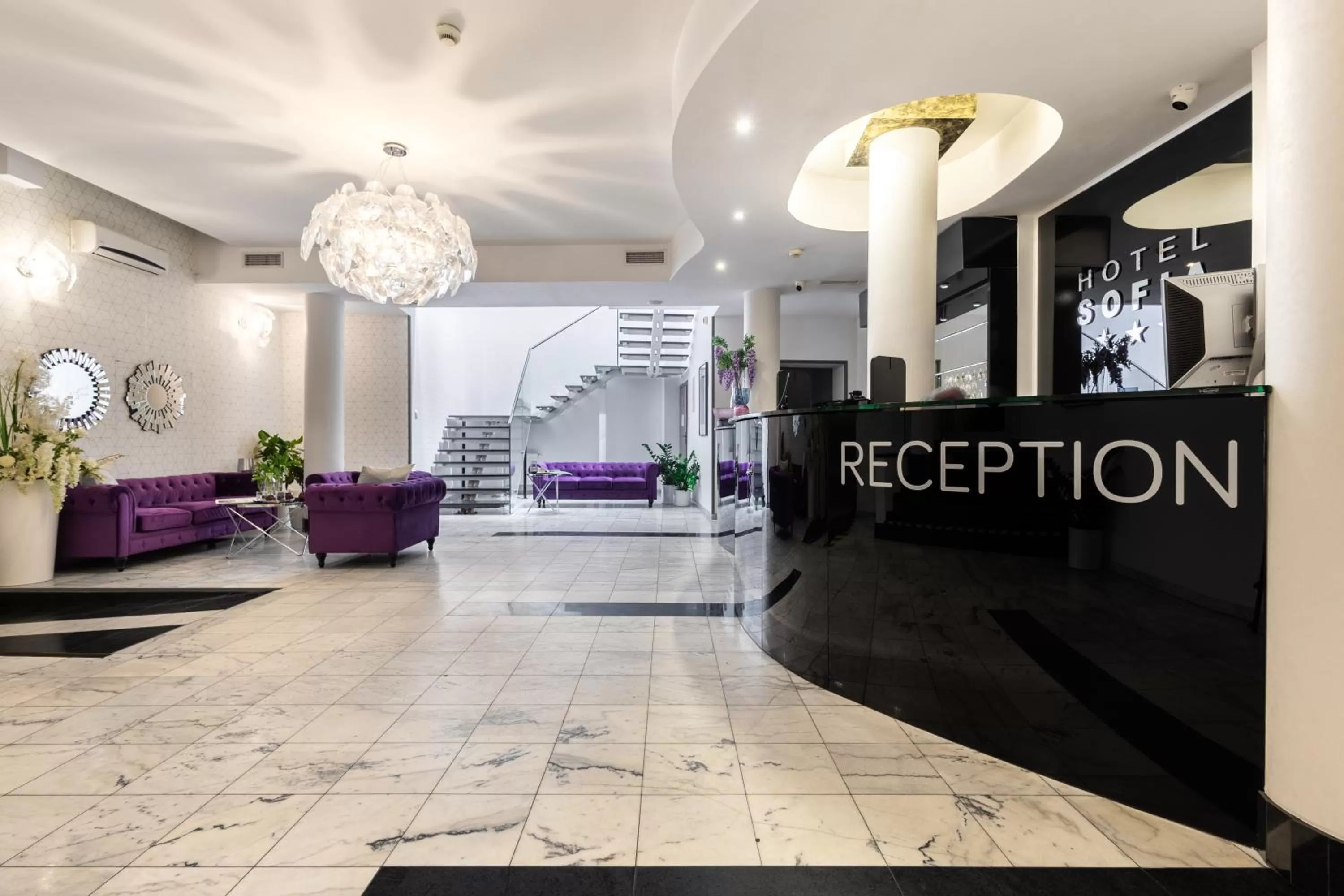 Lobby or reception in Hotel Sofia by The Railway Station Wroclaw