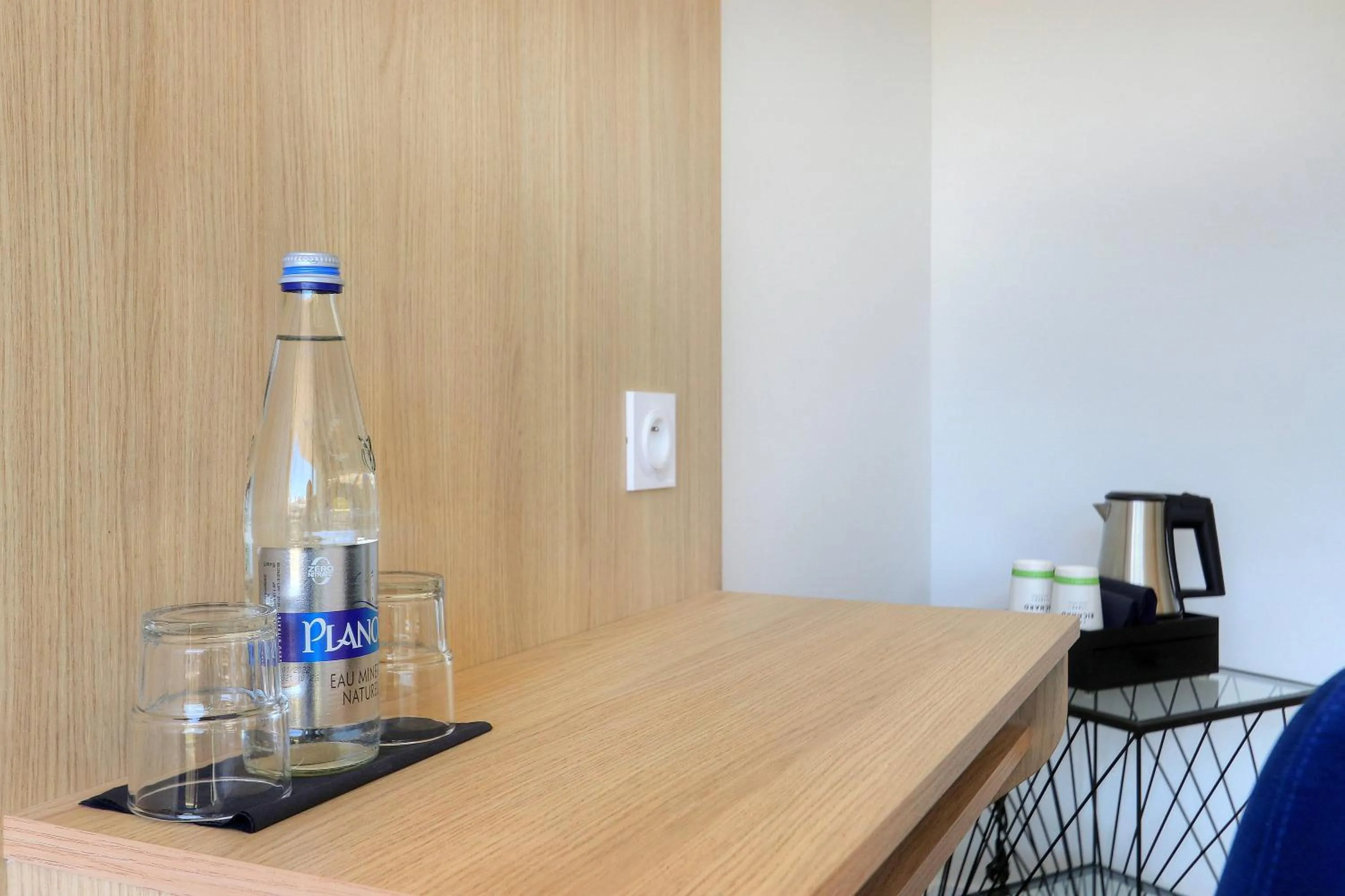 Coffee/tea facilities in Best Western Hôtel Le Bellevue Quiberon