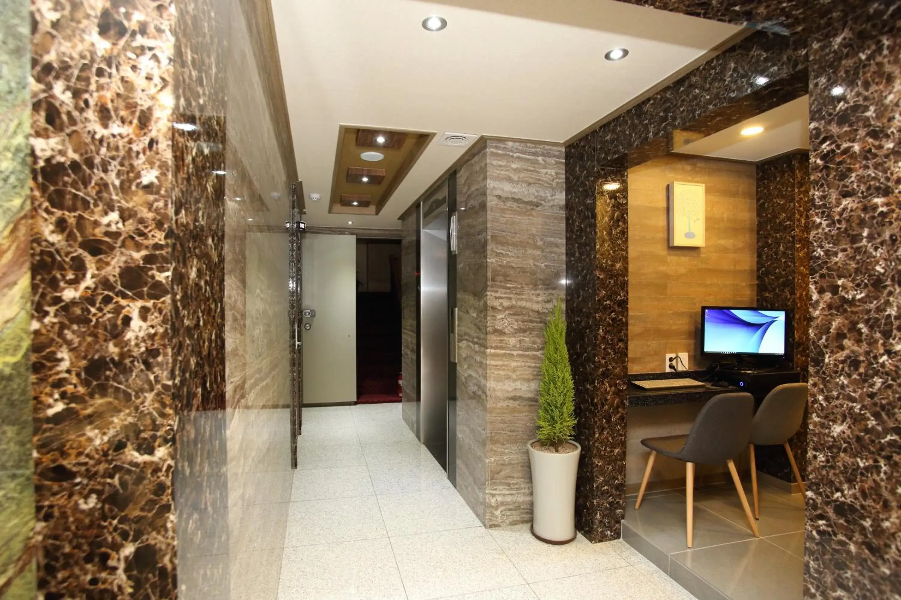 Area and facilities in Daeyoung Hotel Myeongdong