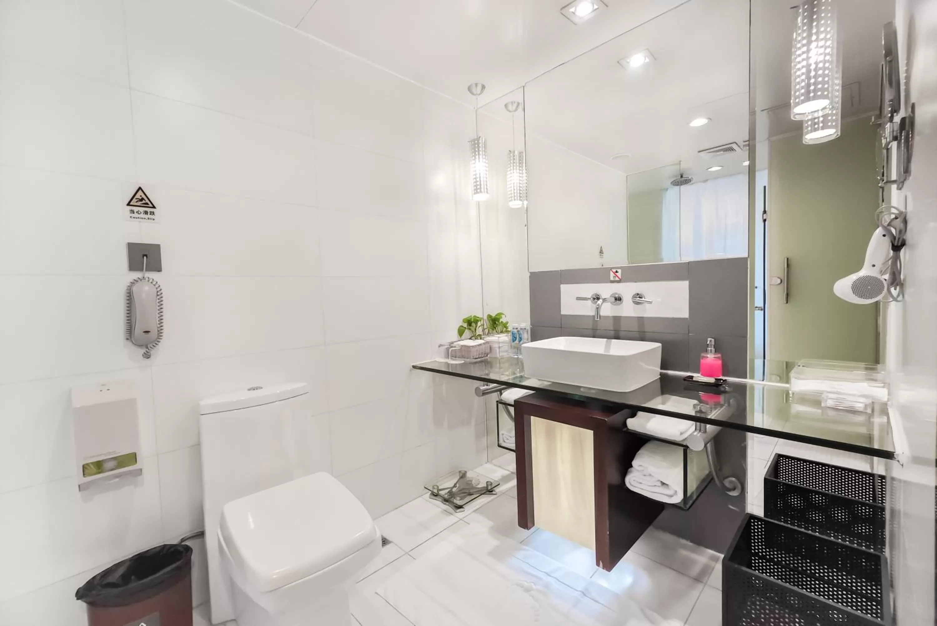 Toilet in The Pavilion Century Tower (Huaqiang NorthBusiness Zone)