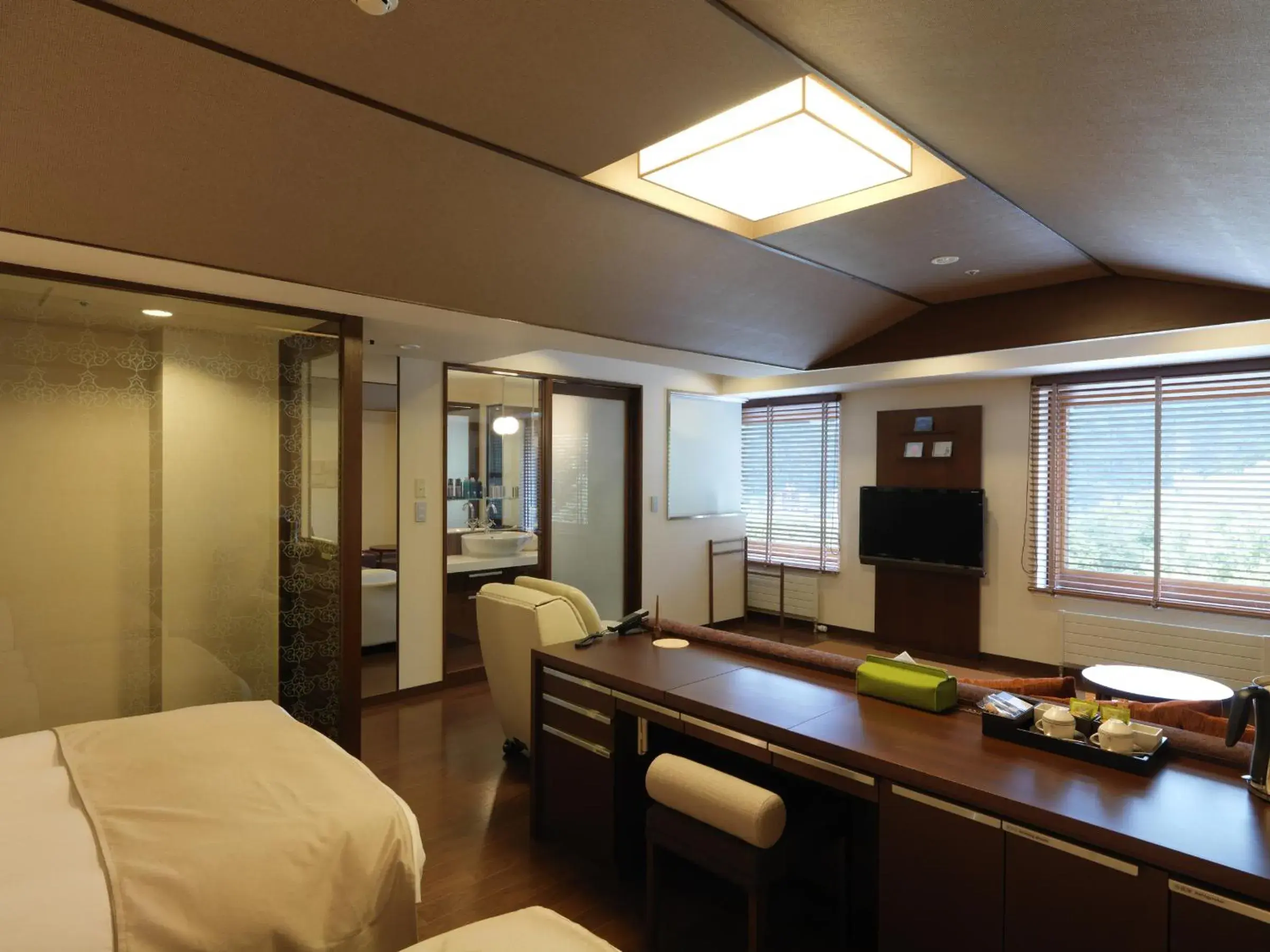 Photo of the whole room, Bathroom in Jozankei Tsuruga Resort Spa Mori no Uta