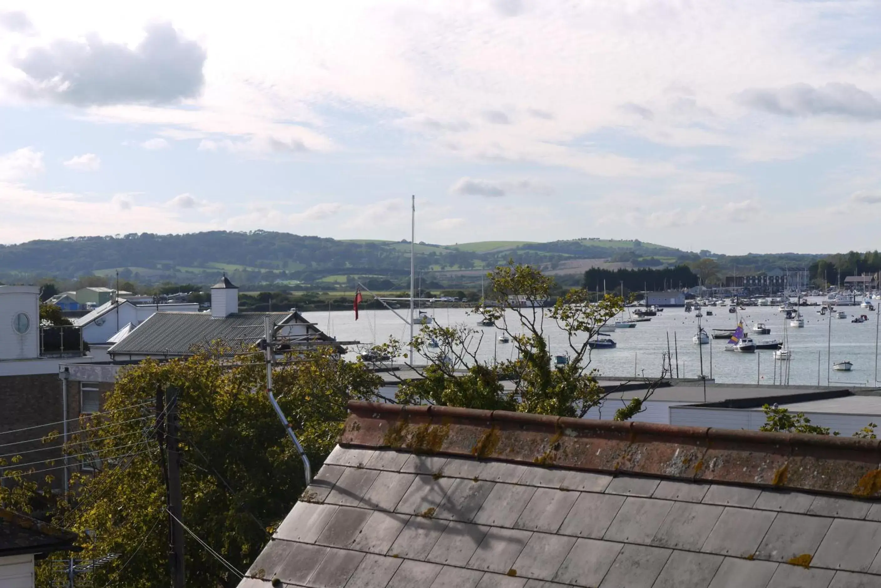 Neighbourhood, Mountain View in The Pilot Boat Inn, Isle of Wight