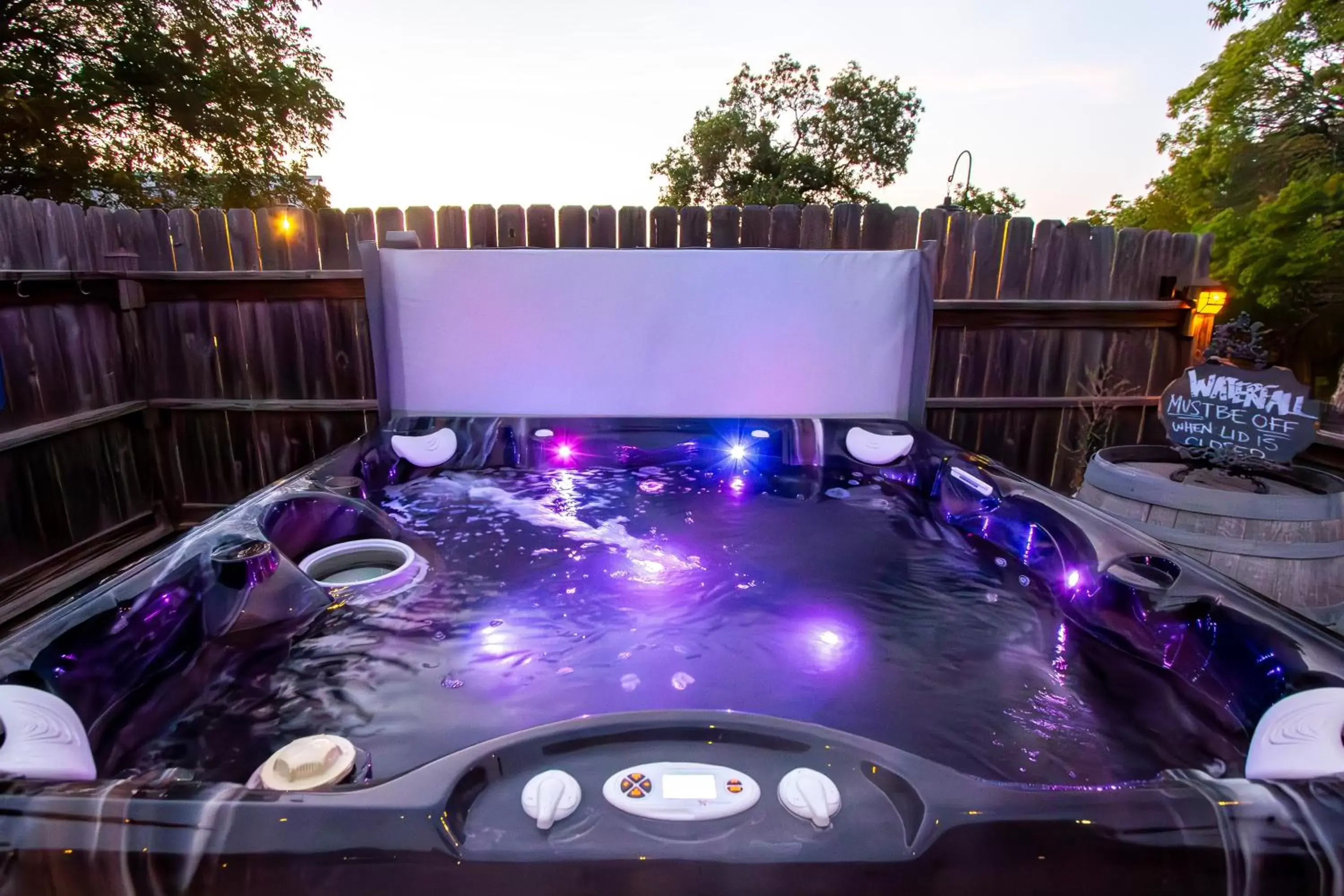 Hot Tub, Swimming Pool in A Barn At The Quarry