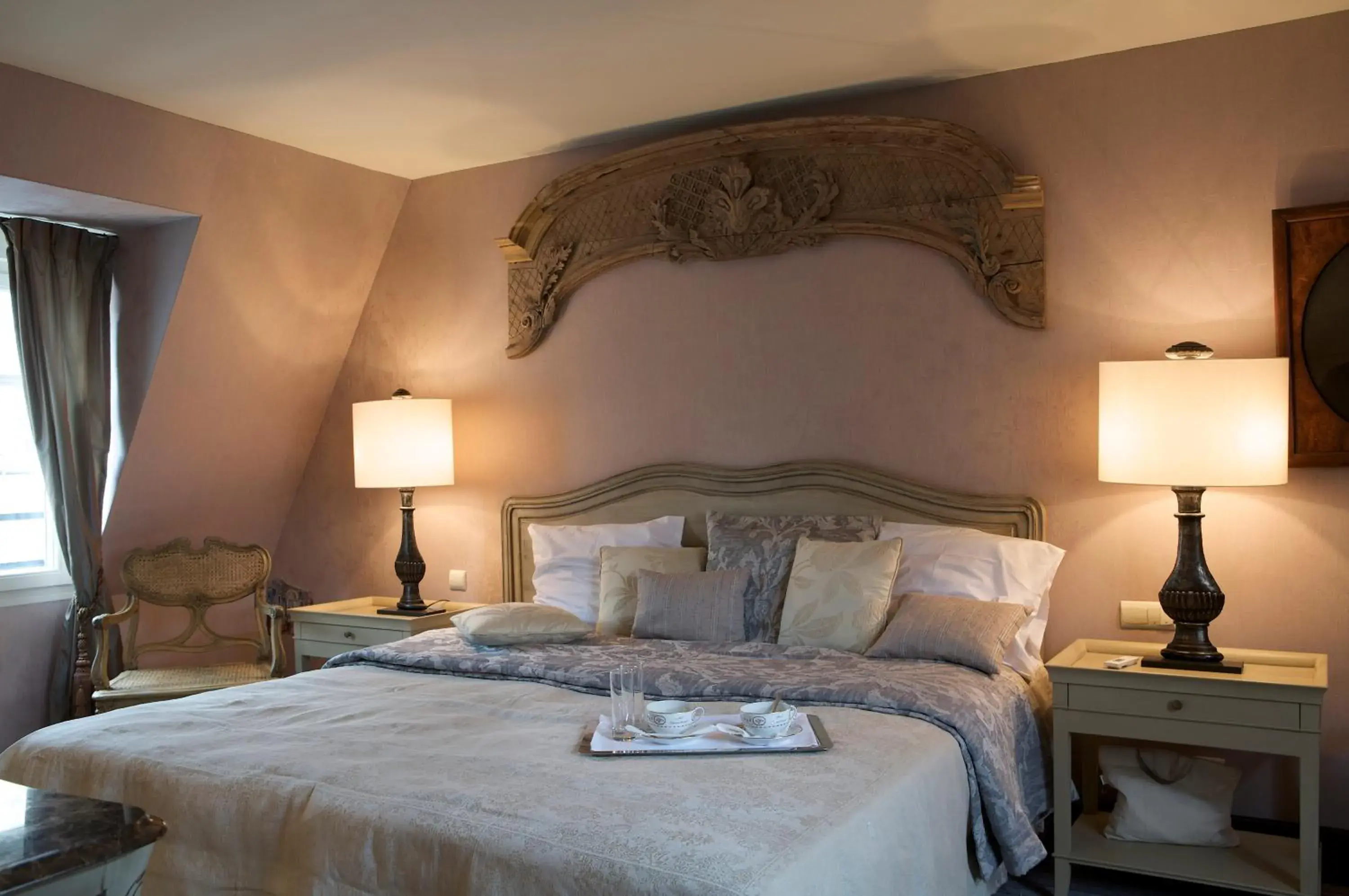 Bedroom, Bed in Hôtel Chateaubriand Bedroom, Bed in Hôtel Chateaubriand