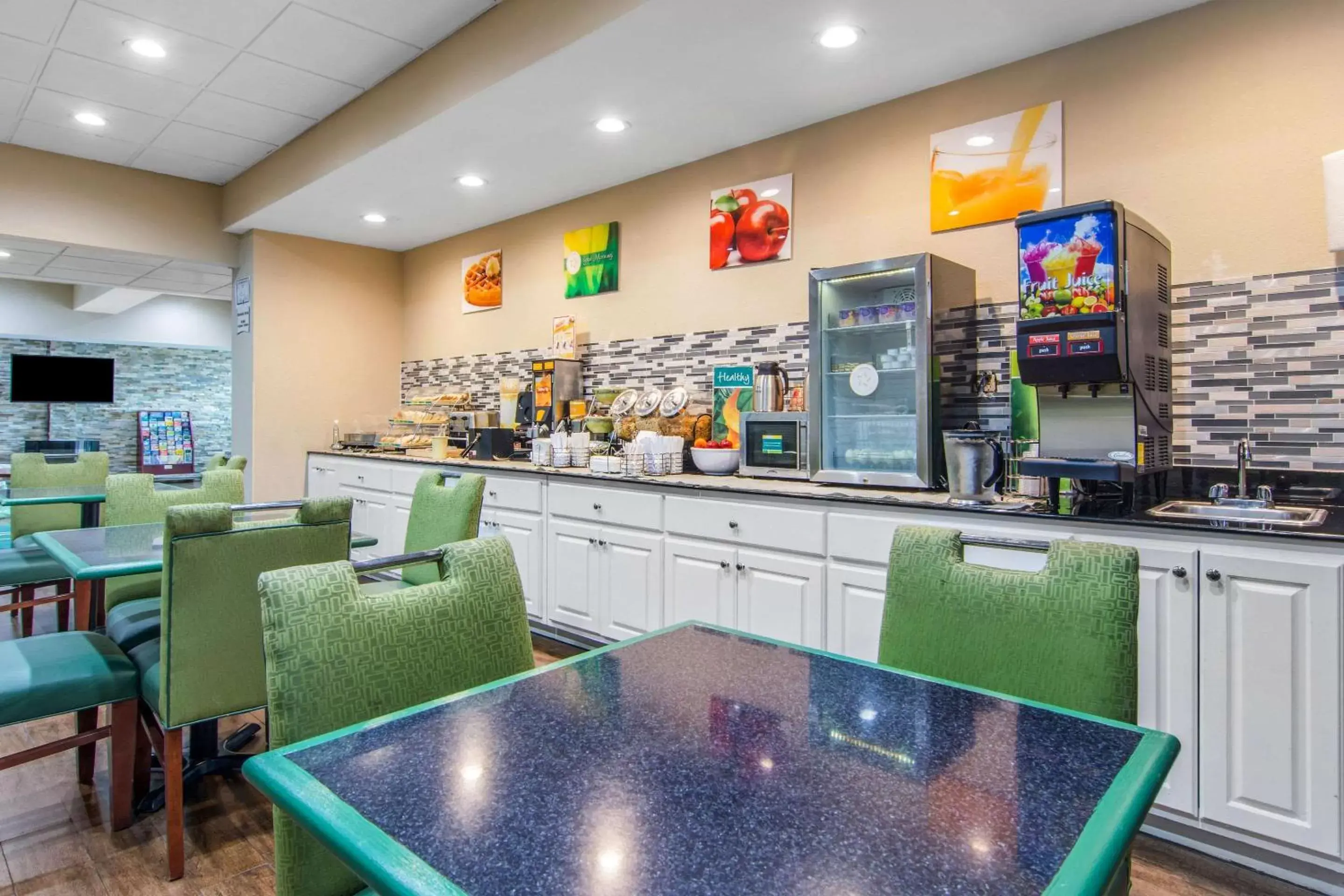 Restaurant/Places to Eat in Quality Inn & Suites Union City - Atlanta South