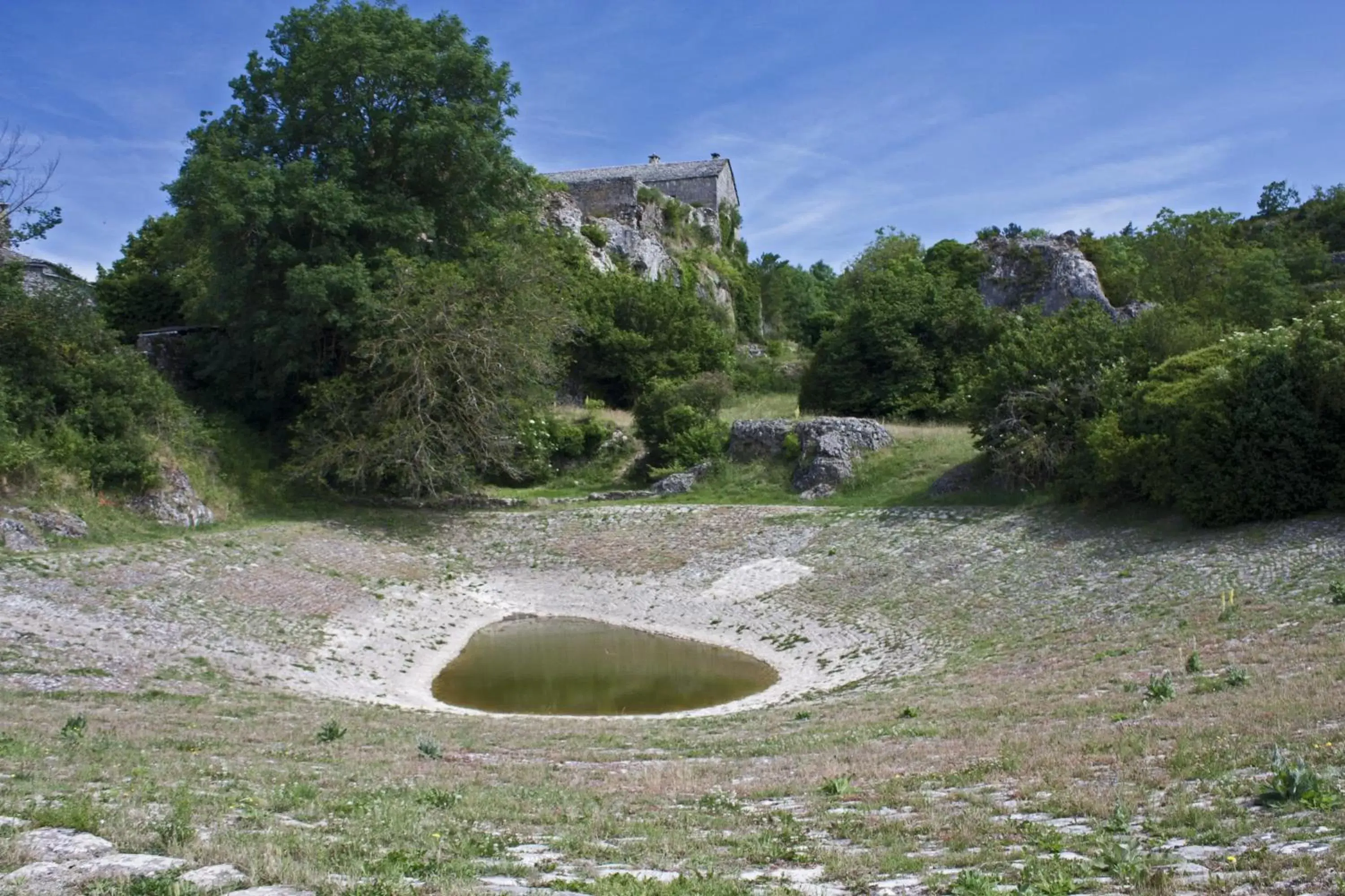 Area and facilities in Mercure Millau